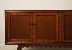 Italienische Art-Déco-Anrichte aus geschnitztem Eichenholz, um 1940