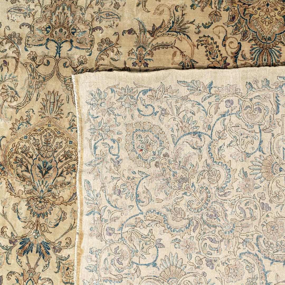 Tappeto persiano Kirman beige oversize d'epoca, circa 1920, 13'8 x 19'5 in vendita 6