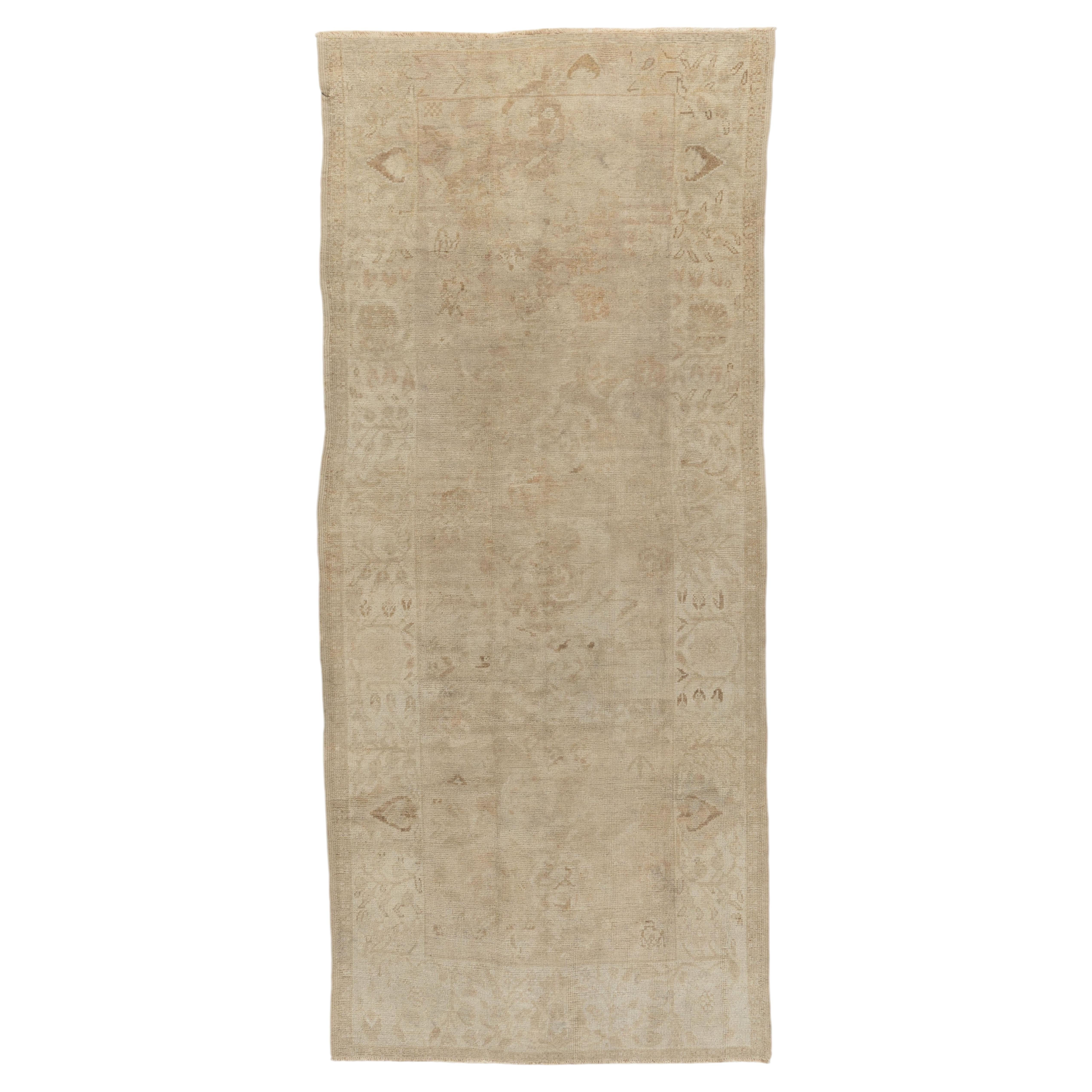 Vintage-Teppich, um 1940, beige/elfenbeinfarben, türkischer Oushak, handgewebt aus Wolle, 3'8 x 9'2