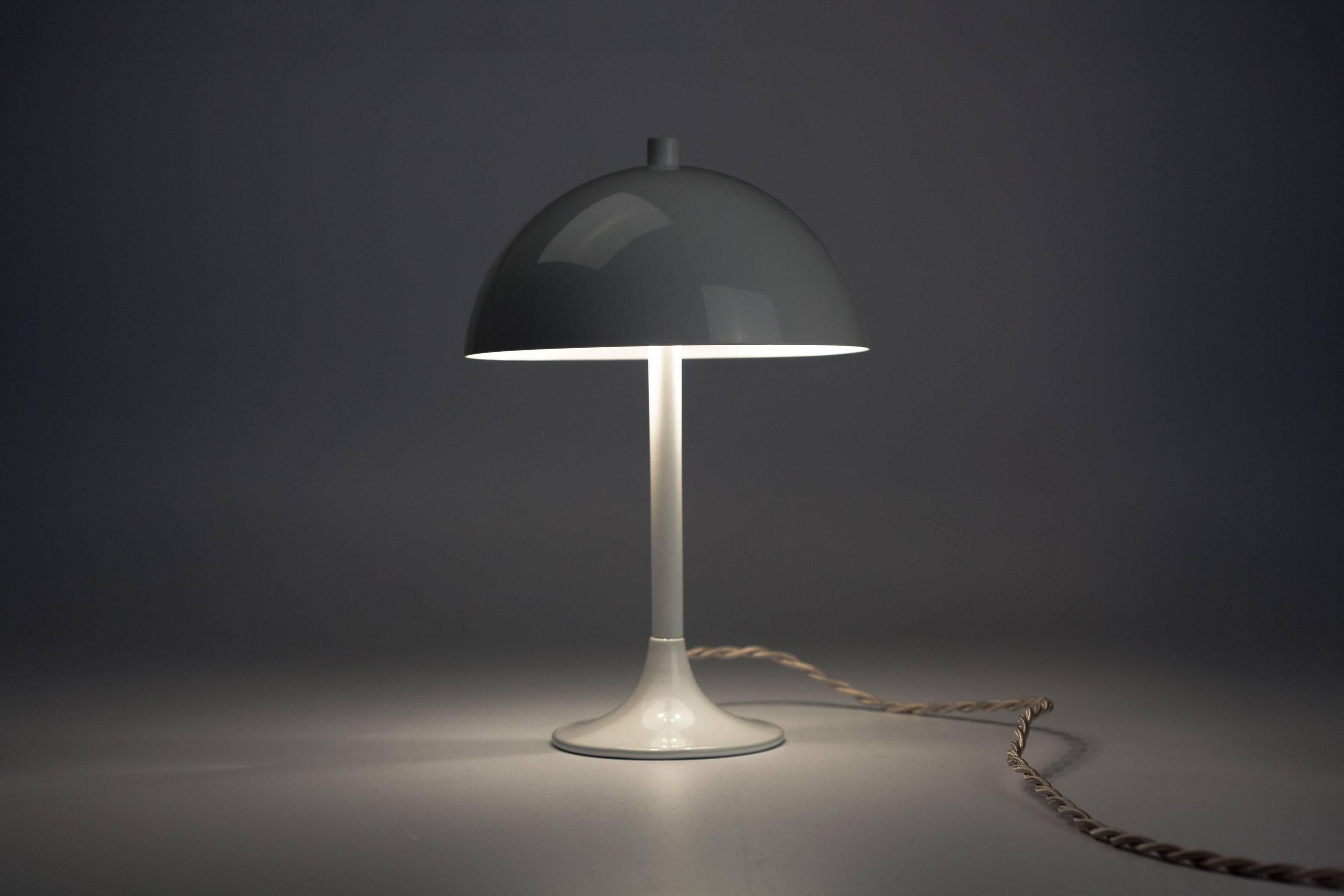 Vintage French Minimal White Mushroom Lamp in Metal by Editions Disderot, 1950s In Excellent Condition In Chicago, IL
