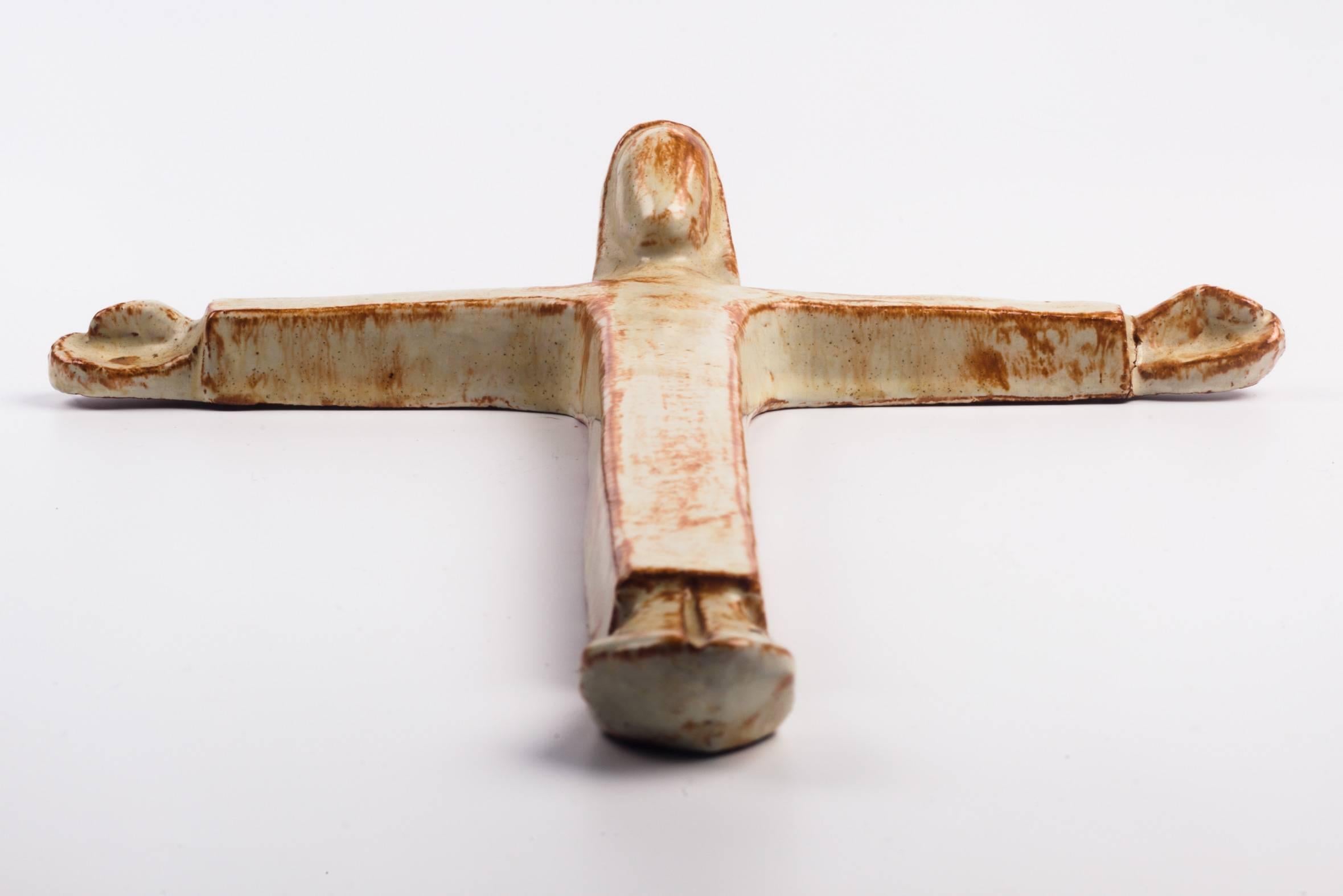 Rustic Wall Crucifix in Ceramic, Hand-Painted, White, Sienna, Made in Belgium, 1950s For Sale