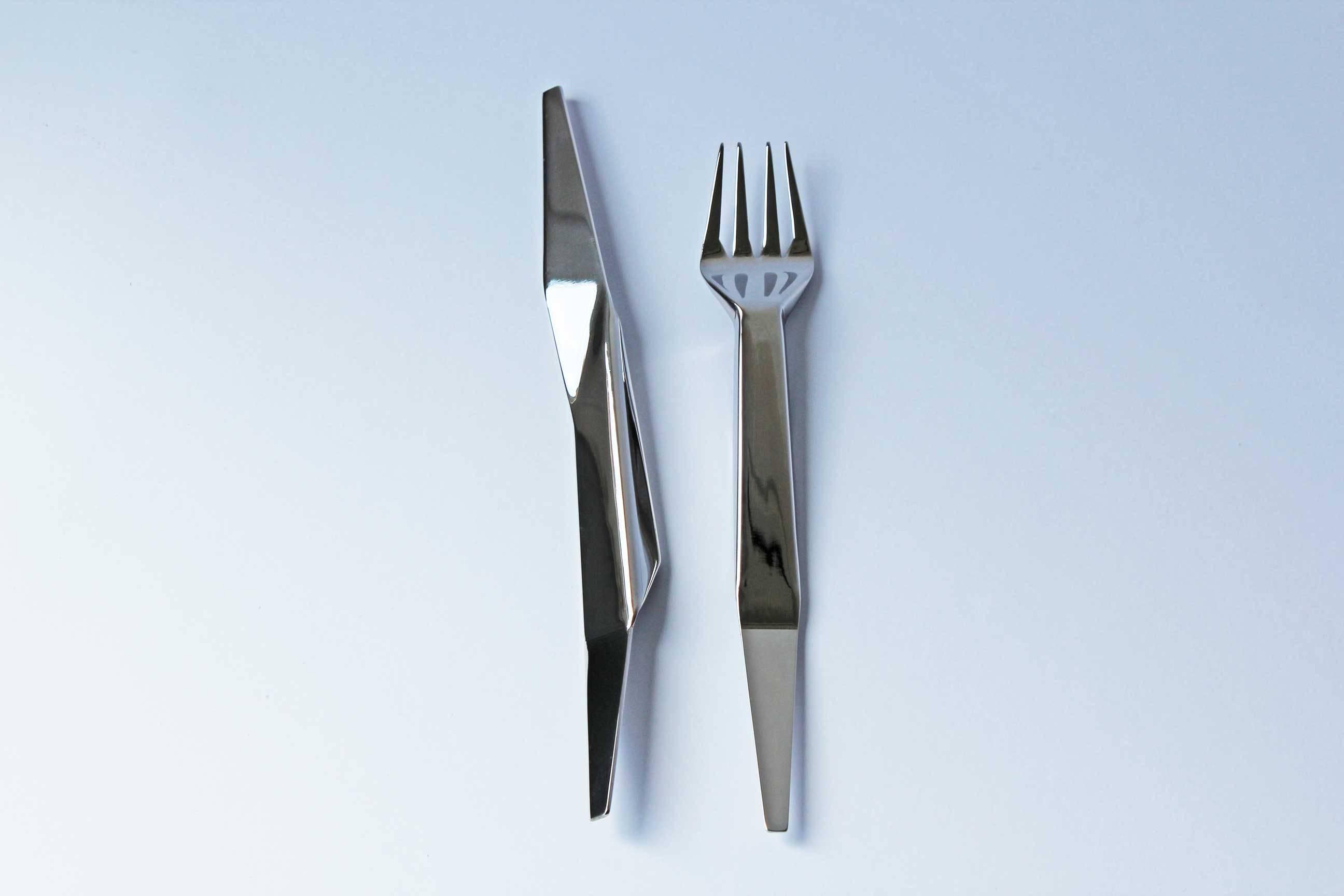 Cutlery set by Agnieszka Krzyżanowska, editions Philolux, 2016. Six forks and six knives, made of stainless steel and designed with the fragile folds of paper in mind. With strong material and sensitive design, the set comes to life. The surface of