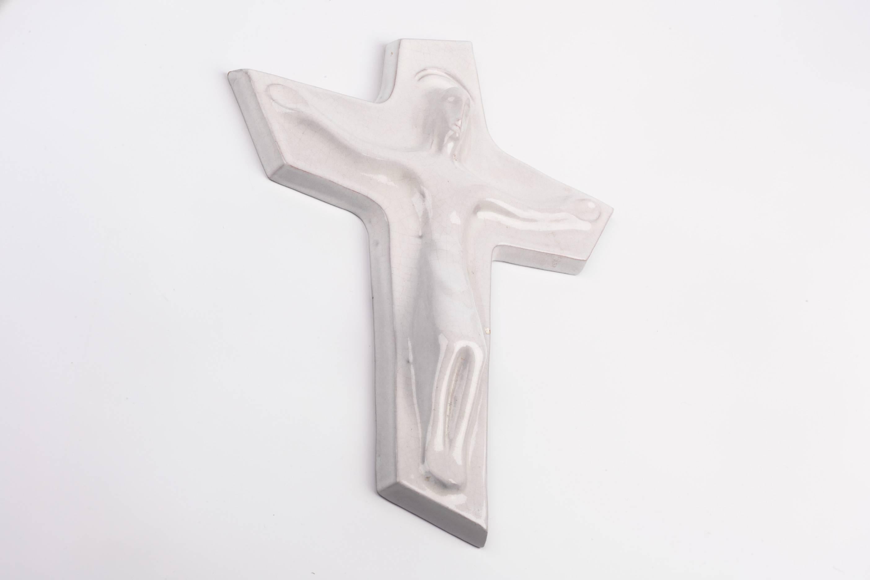 Neoclassical Wall Crucifix in Glazed Ceramic, Hand-Painted, White, Made in Belgium, 1950s For Sale