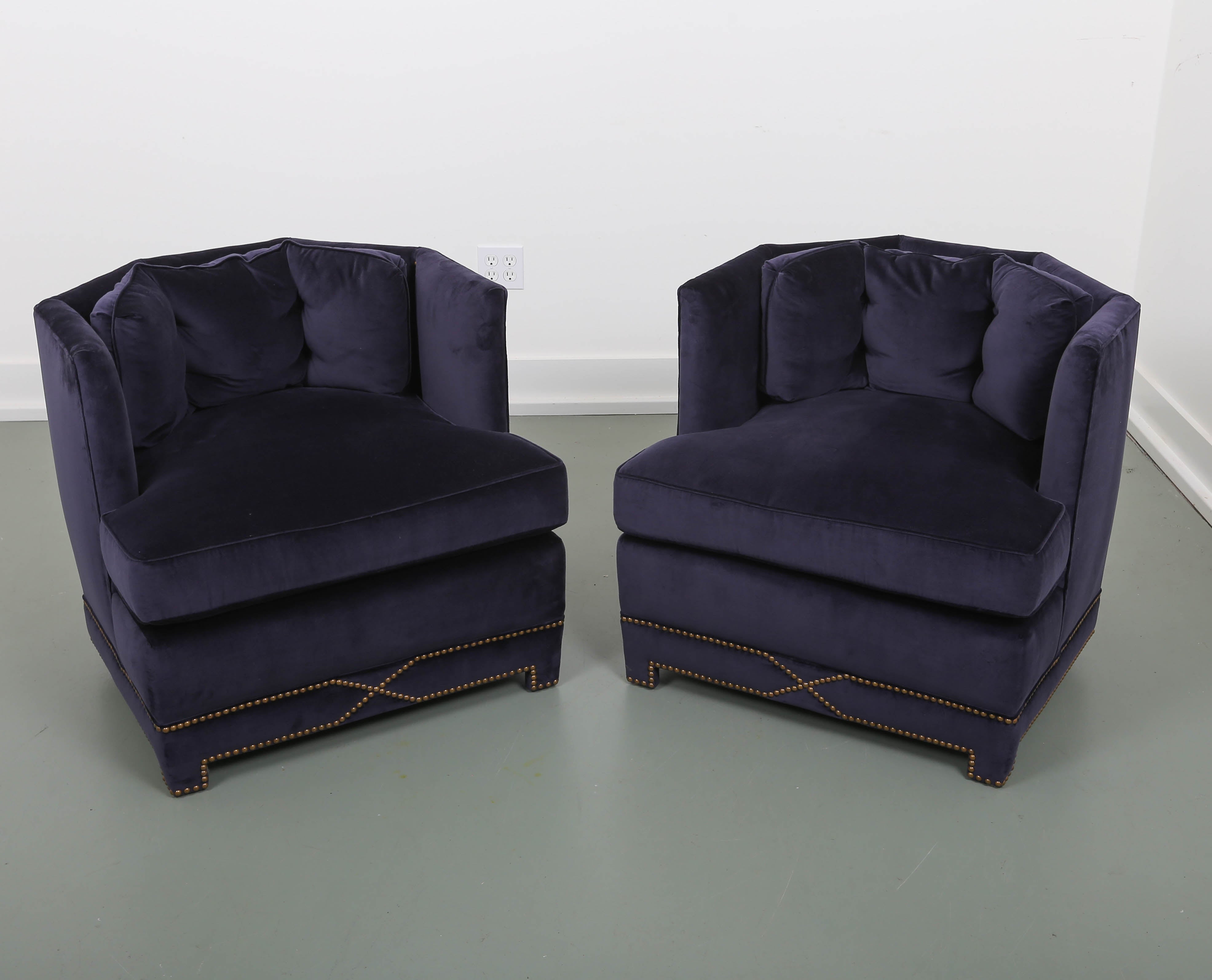 Mid-Century Pair of Blue Velvet Club Chairs For Sale