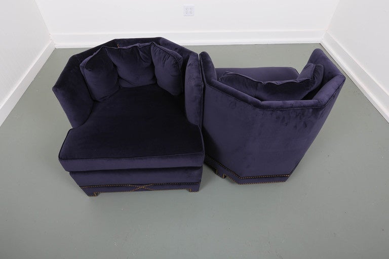 Mid-Century Pair of Blue Velvet Club Chairs For Sale 1