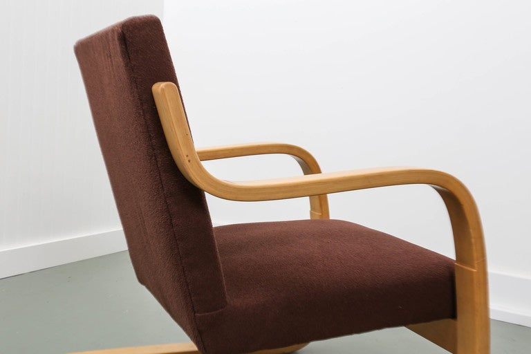 20th Century Pair of 34/402 Lounge Chairs by Alvar Aalto