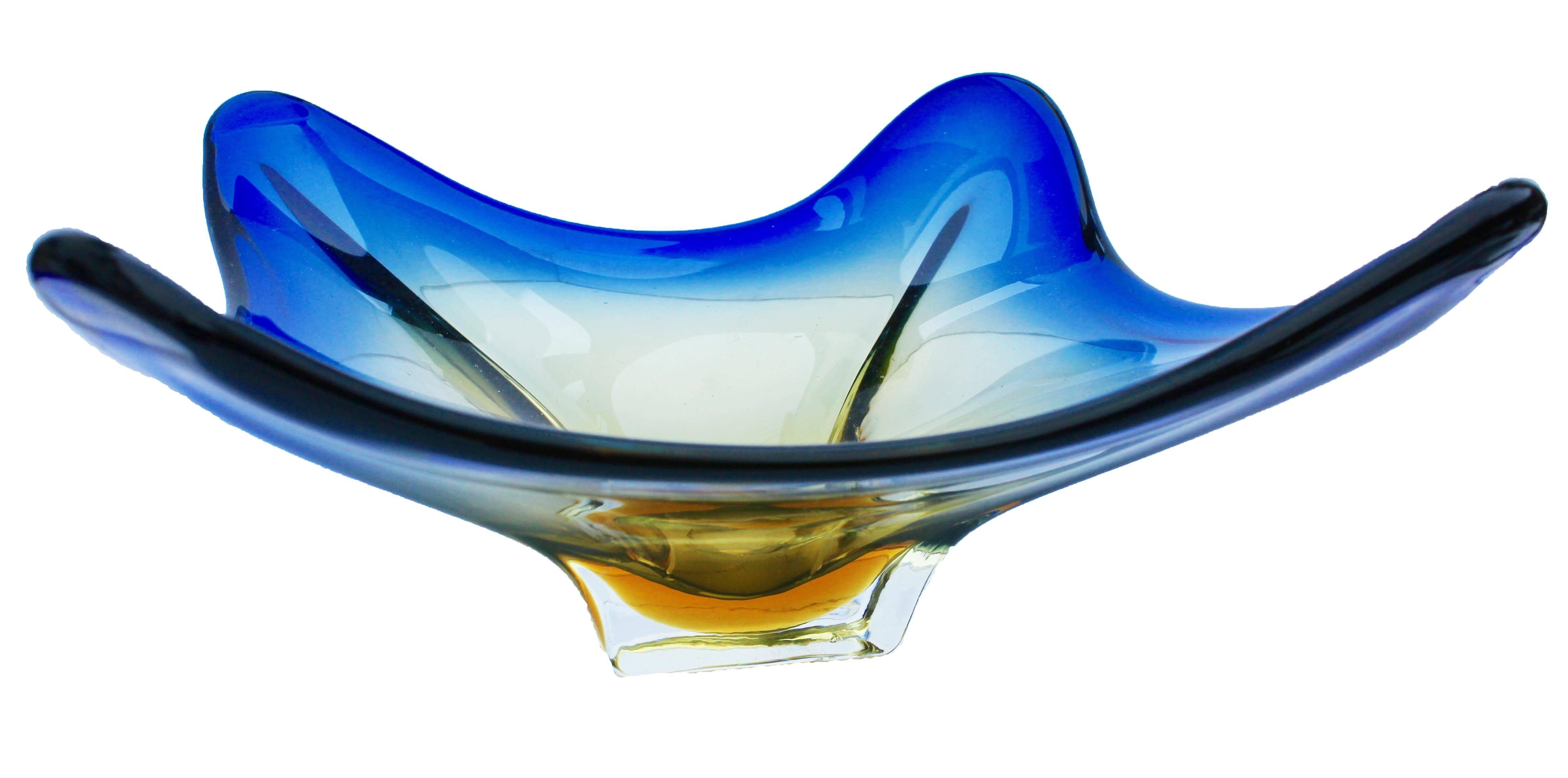 Set Murano Glass Bowls with Folded Edges, Color Blue and Yellow In Excellent Condition In Verviers, BE
