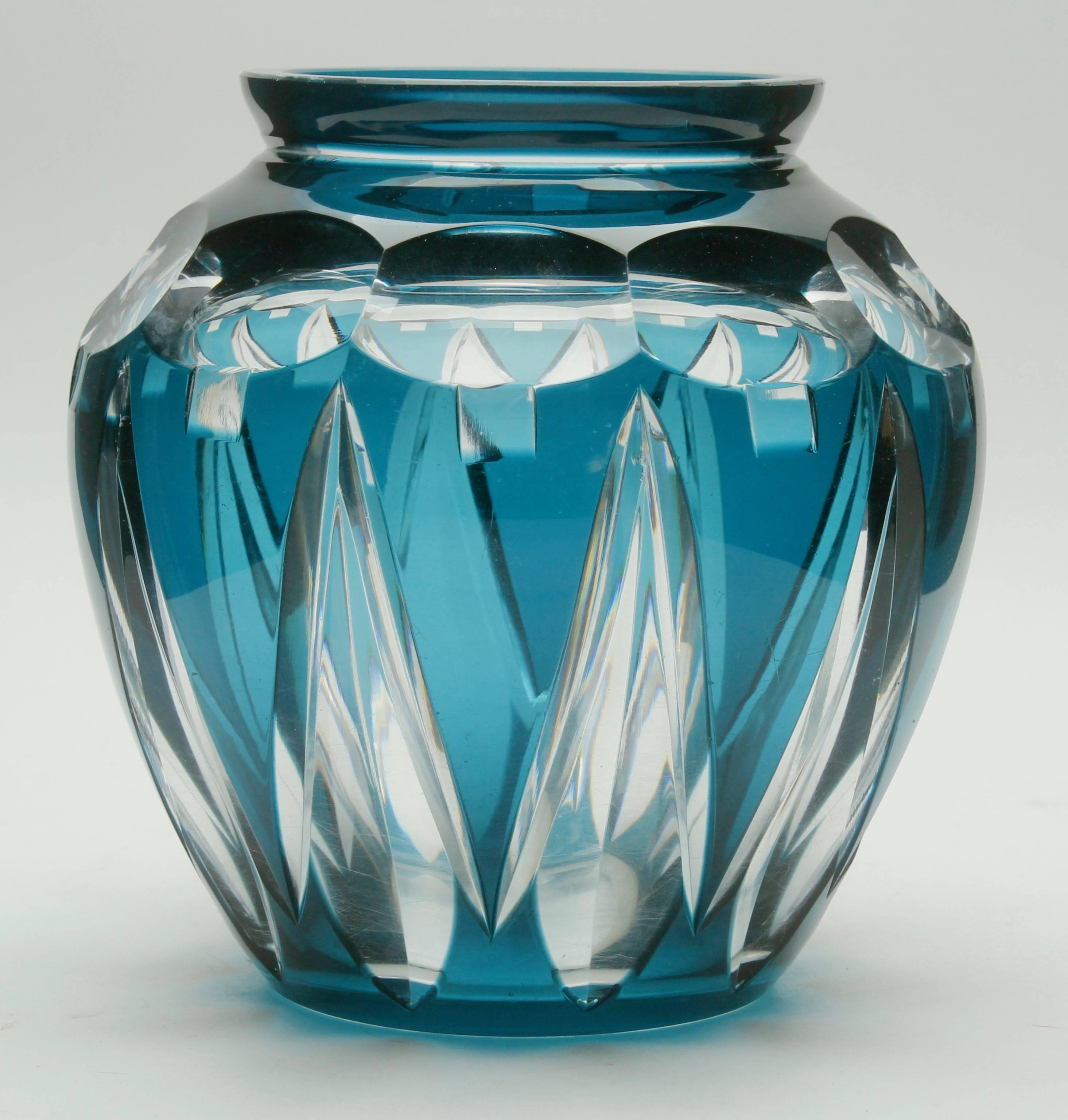 Val Saint Lambert vase Charles Graffart, catalogue, 1950.

Beautiful signed Val Saint Lambert circular crystal vase, hand-cut-to-clear, the glass is thick, deeply and evenly cut, 
Val St. Lambert; circa 1950s; 
Origin: Belgium in excellent