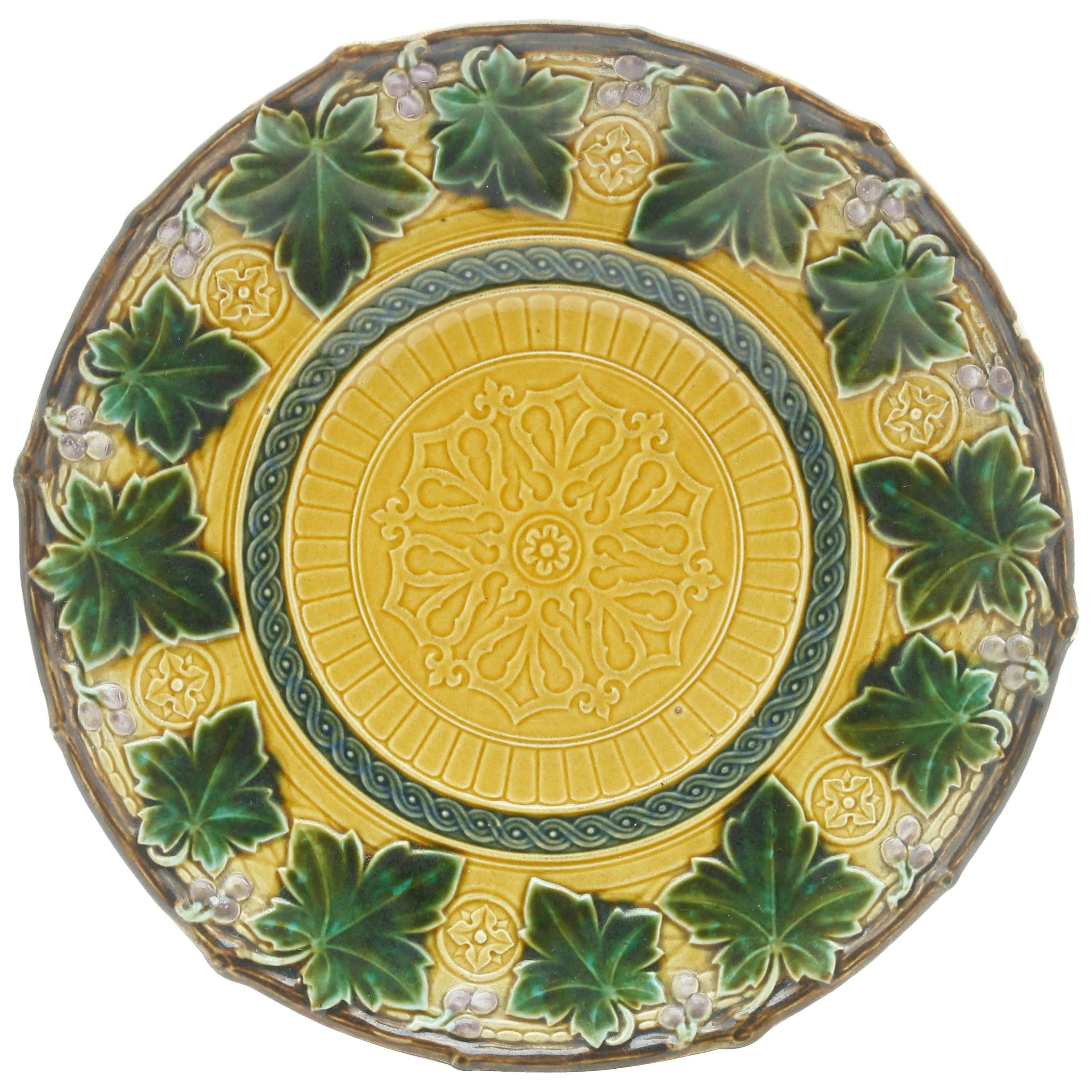 Art Nouveau Majolica Pattern in Relief Set of 16 Plates Whit Boch Stamp, 1900s