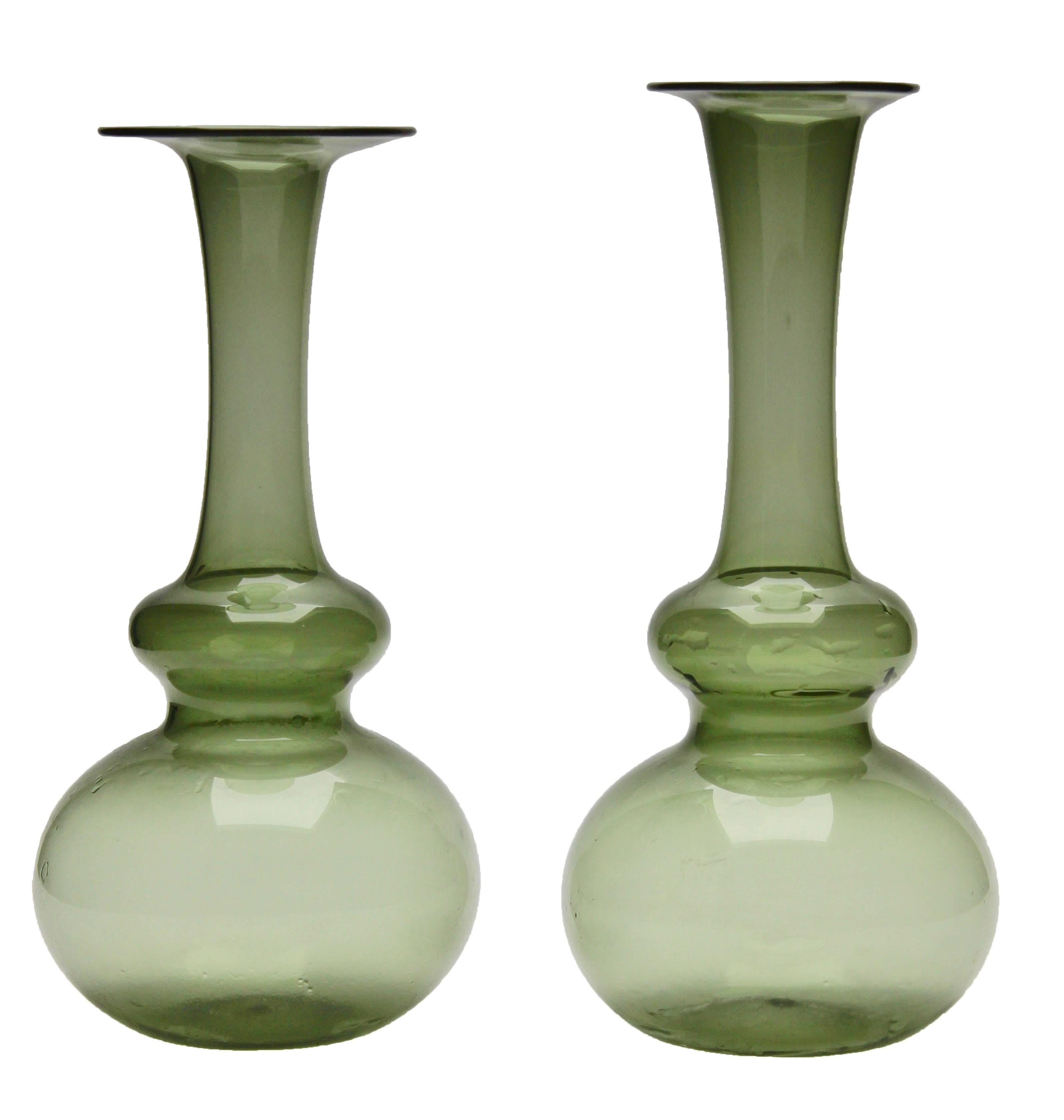 Three Small Vases by Nuutäjarvi-nottsjö, Finland, 1959 im Zustand „Hervorragend“ in Verviers, BE