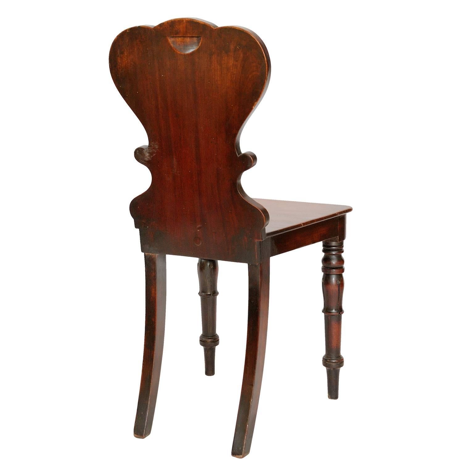 Polished Pair of Late Regency English Mahogany Hall Chairs, circa 1830 For Sale