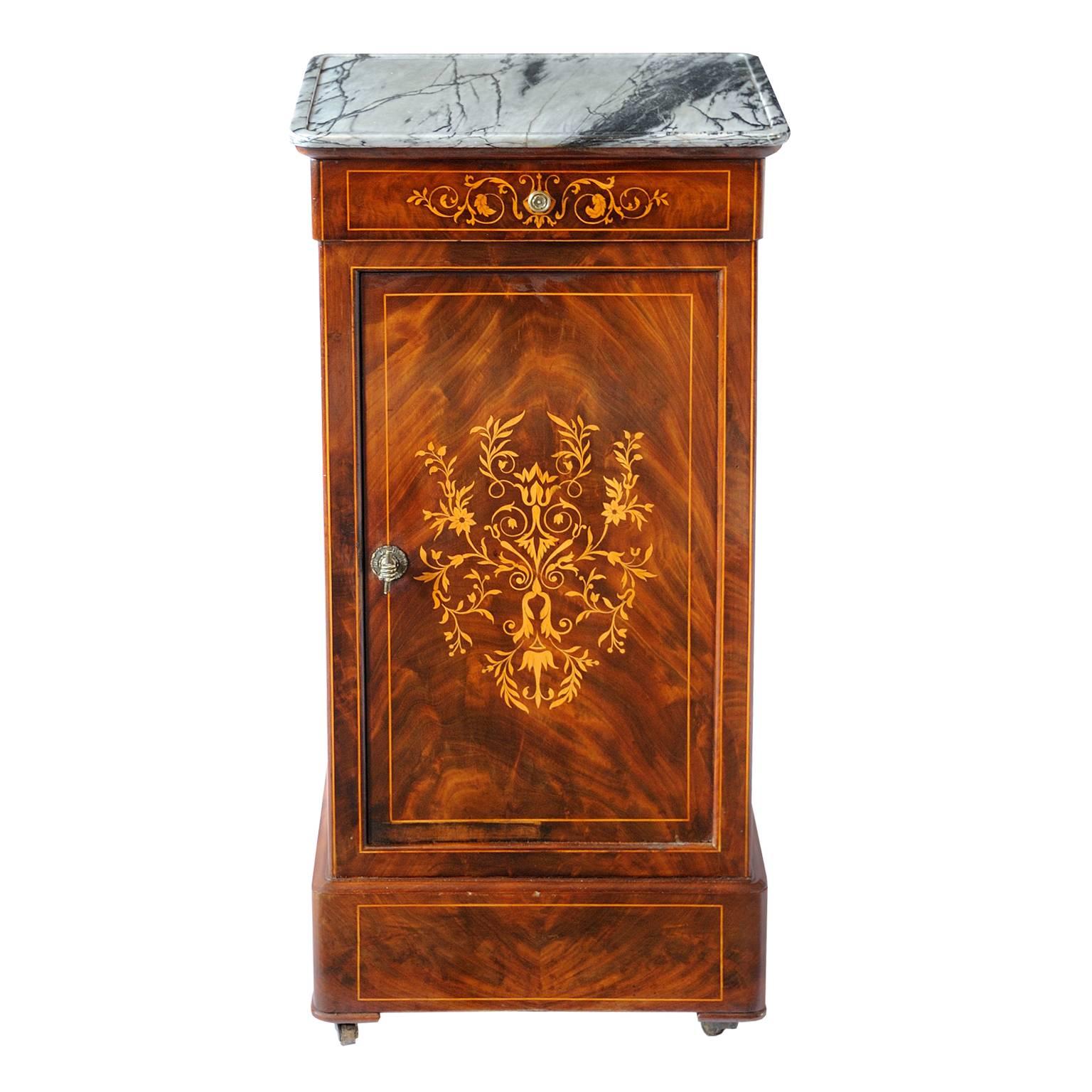 French Early 19th Century Mahogany Night or Bedside Table, circa 1830 For Sale
