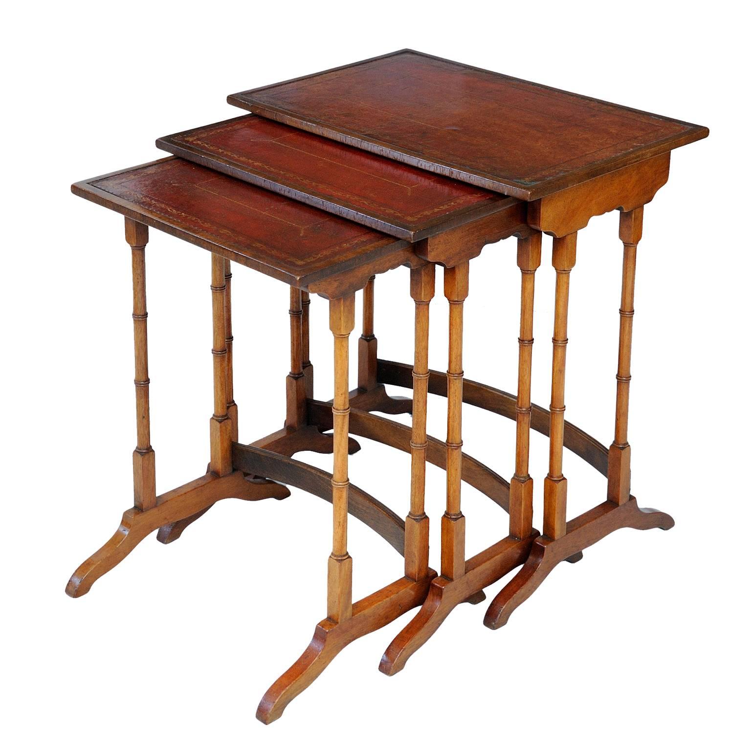 Nest of Three Late 19th Century Georgian Style Mahogany Side Tables, circa 1890 For Sale