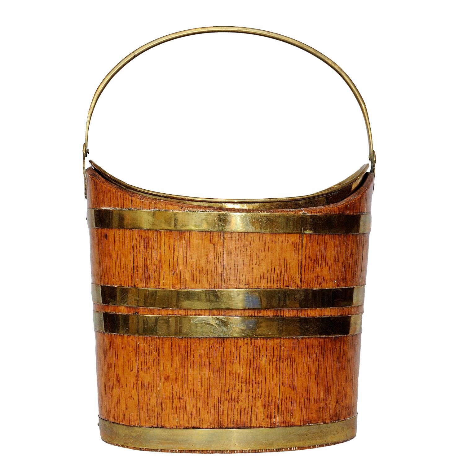 Polished Dutch Mid-19th Century Oval Oak Oyster Bucket, circa 1840 For Sale