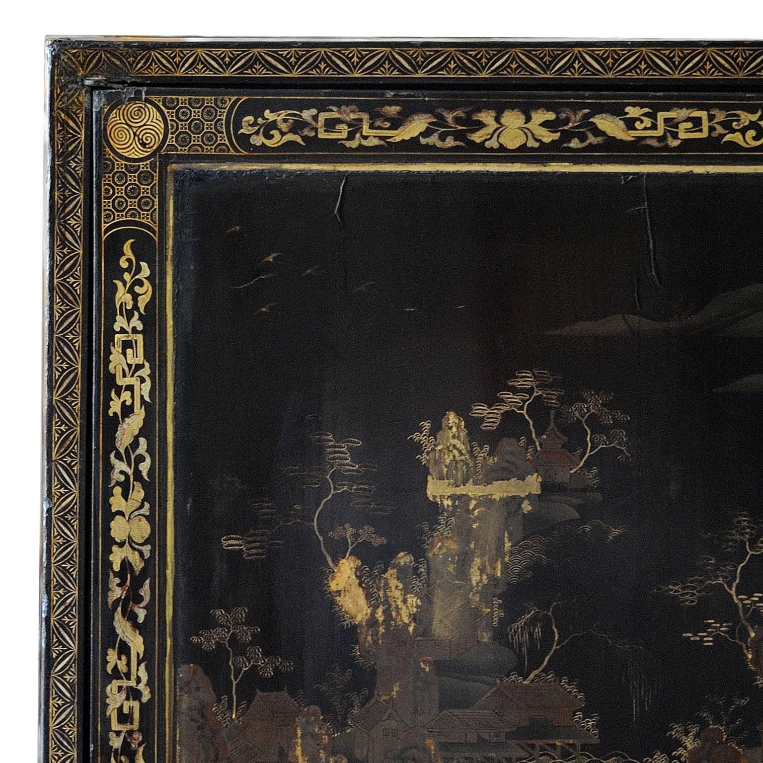 Rare Chinese Export George II Lacquered Cabinet, circa 1740 For Sale 3