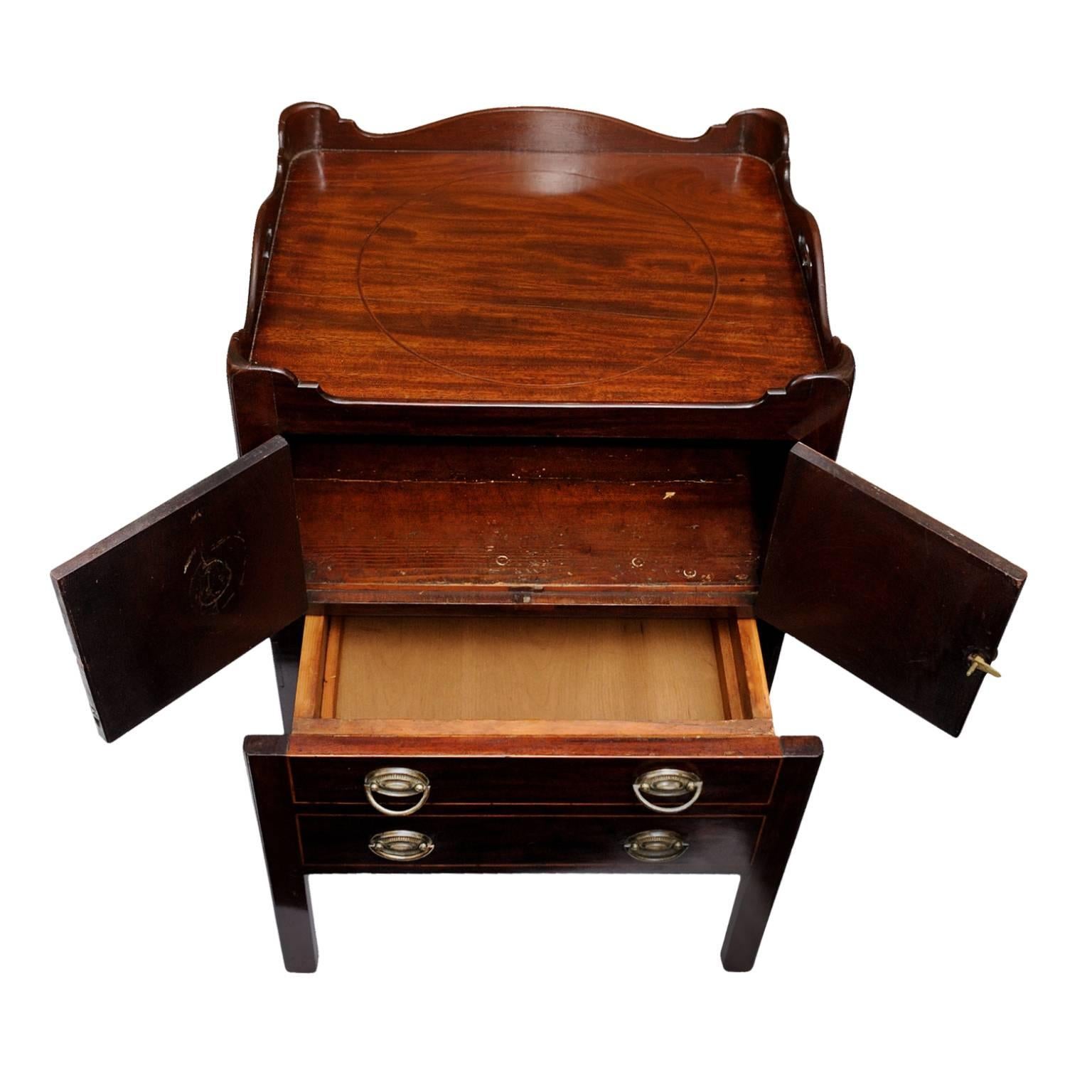 Inlay English George III Mahogany Tray Top Commode or Bed Side Table, circa 1780 For Sale