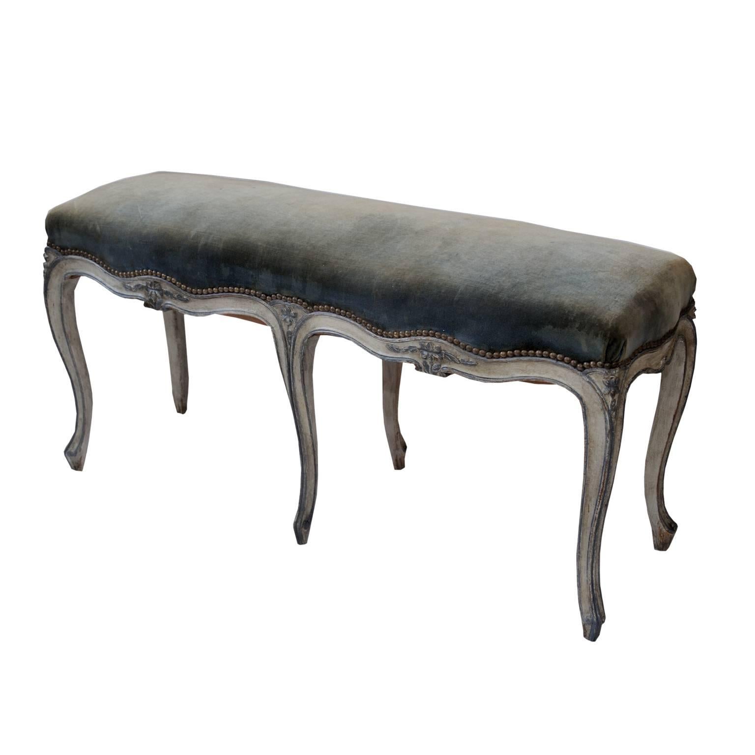 This is an extremely stylish late 19th century, Louis XV style painted window seat or long stool. This freestanding long stool is well proportioned, sits on six beautifully finished cabriole legs, finished with very attractive detailing, circa 1880.