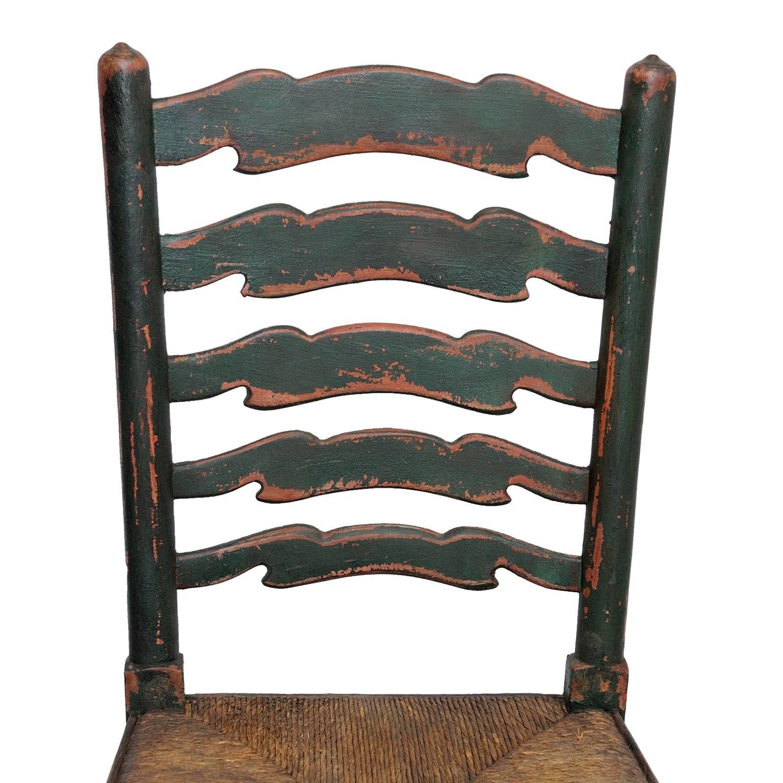 Set of Six English Oak Painted Mid-19th Century Ladder Back Chairs, circa 1860 In Good Condition For Sale In Tetbury, Gloucestershire