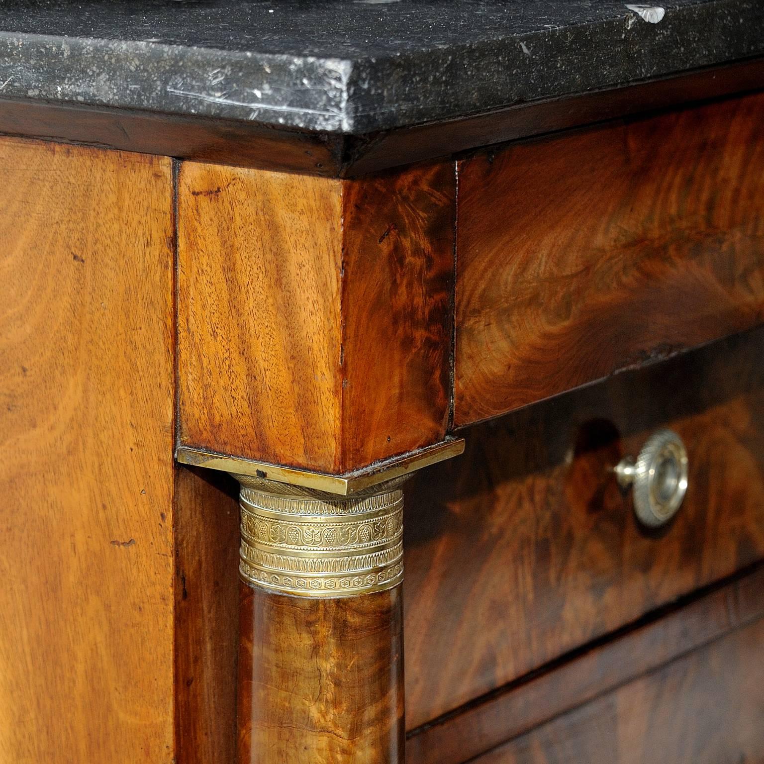 French Empire Flame Mahogany Five-Drawer Napoleonic Commode, circa 1820 In Good Condition For Sale In Tetbury, Gloucestershire