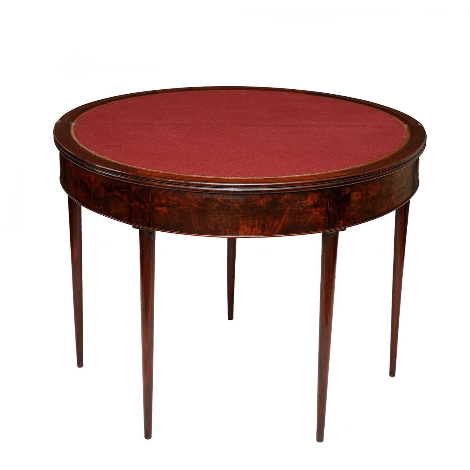 Polished French 18th Century Louis XVI Flame Mahogany Circular Card Table, circa 1780 For Sale