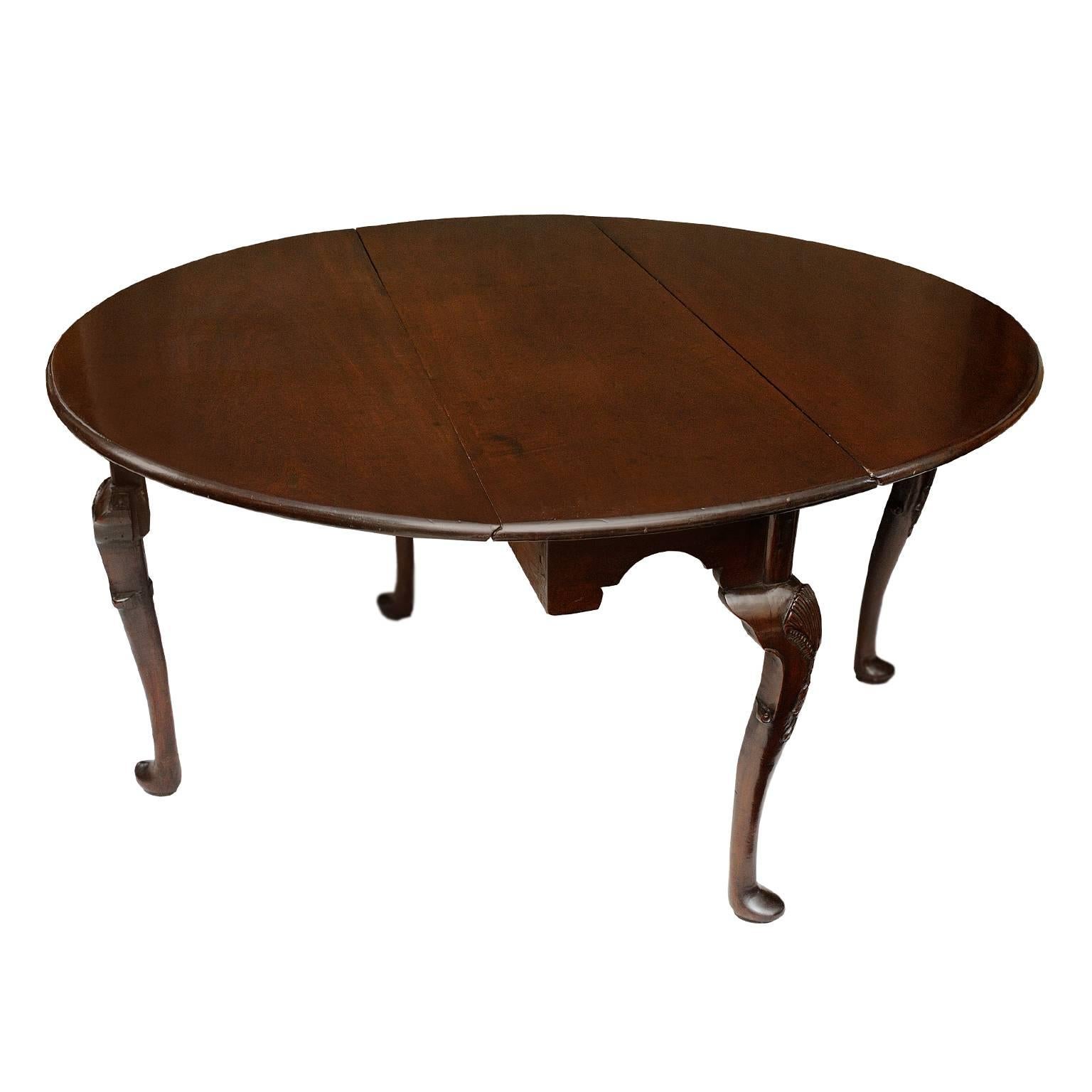 Polished Irish George III Cuban Mahogany Drop Leaf Table, circa 1760 For Sale