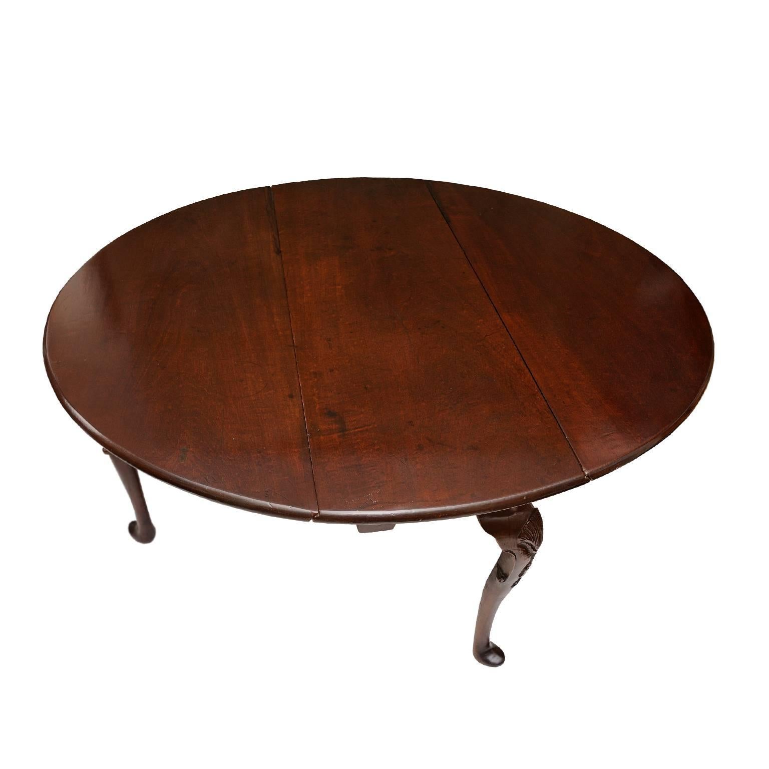 Irish George III Cuban Mahogany Drop Leaf Table, circa 1760 In Good Condition For Sale In Tetbury, Gloucestershire