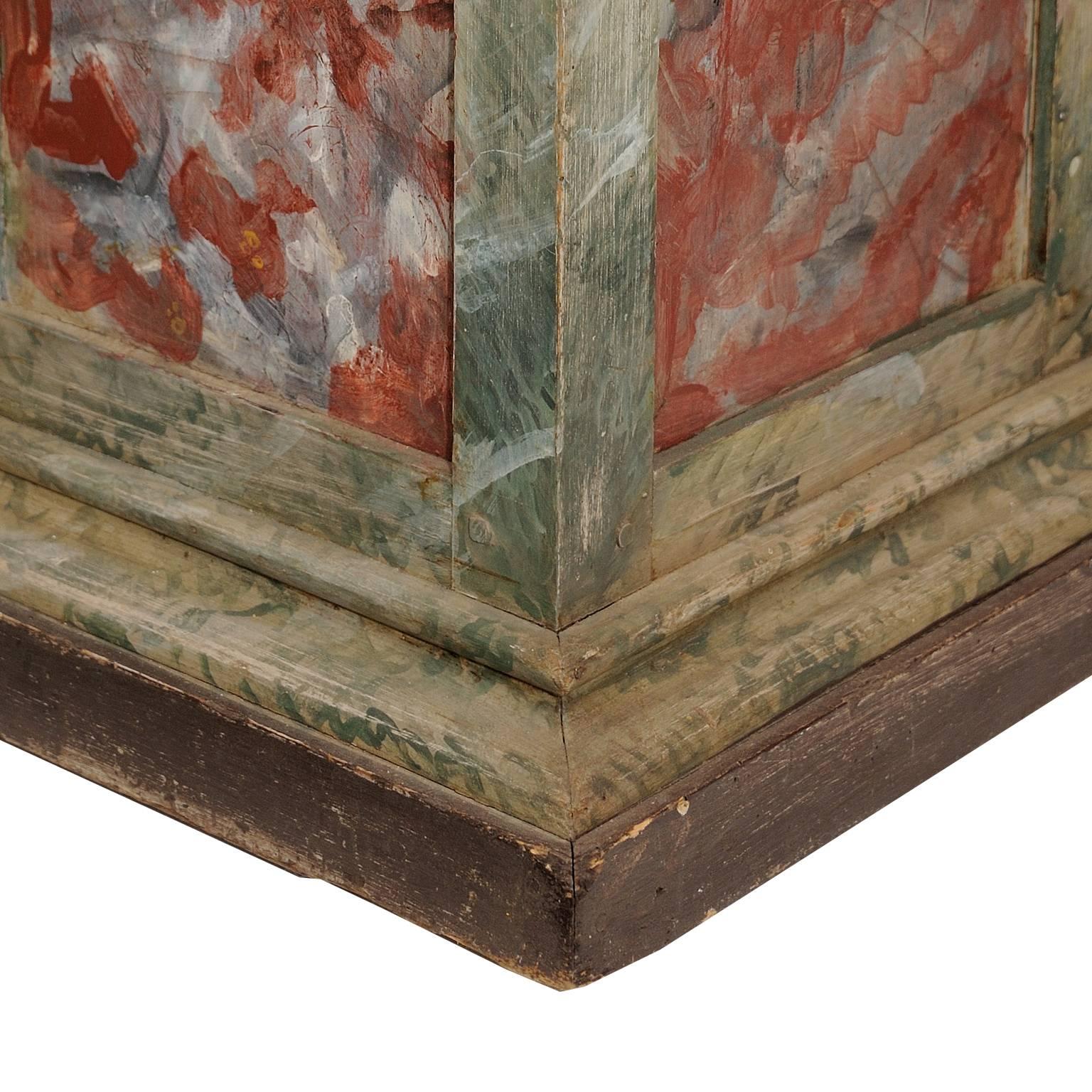 Pair of Italian Faux Painted Marble Corner Pedestals, circa 1780 In Good Condition For Sale In Tetbury, Gloucestershire