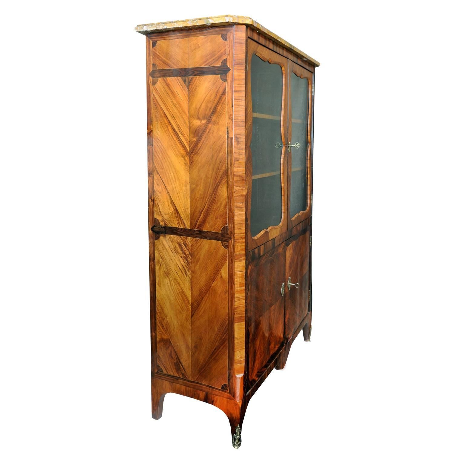 French Louis XV Glazed Cabinet, circa 1760 In Good Condition For Sale In Tetbury, Gloucestershire