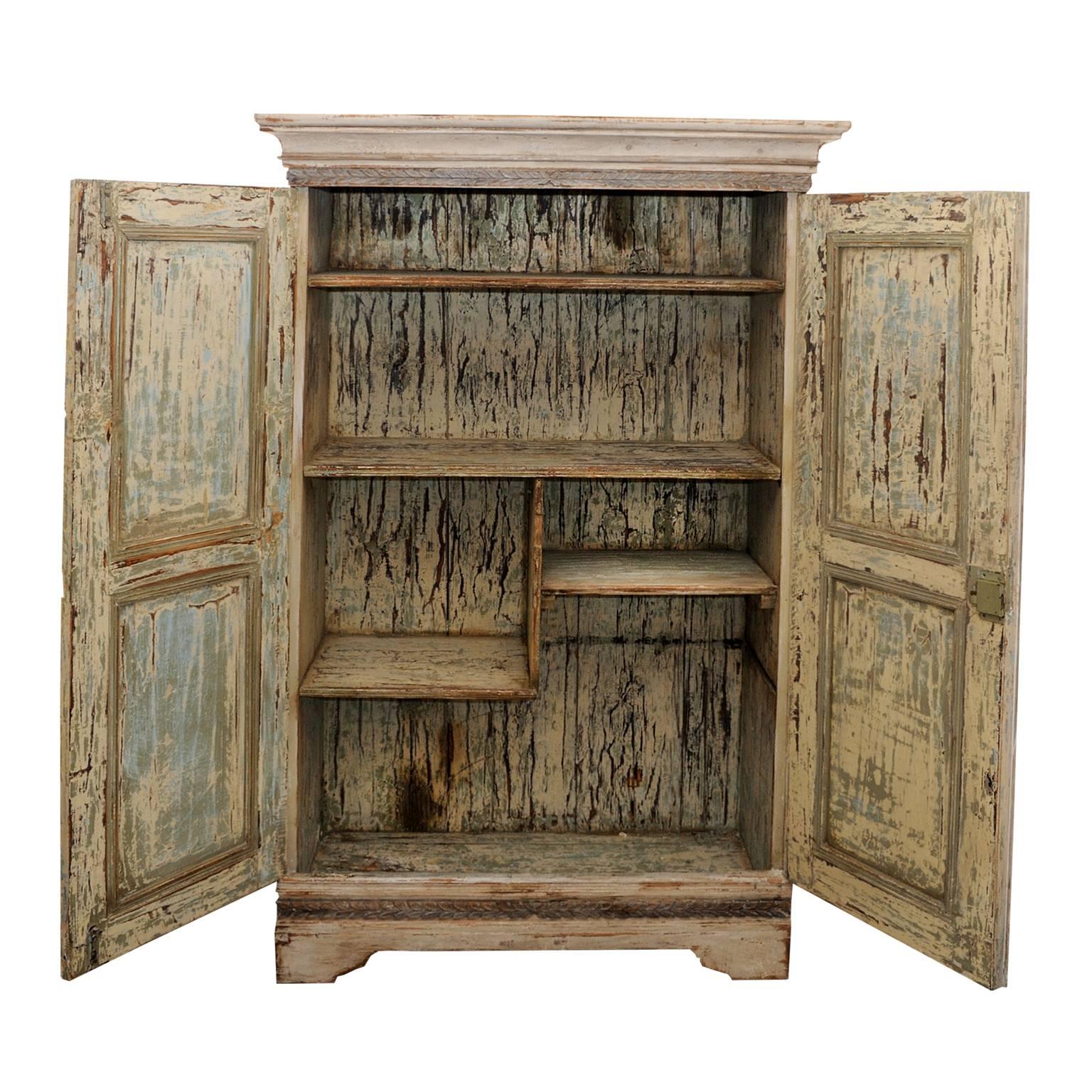Tall Gustavian Period Painted Cupboard, circa 1790 In Good Condition For Sale In Tetbury, Gloucestershire