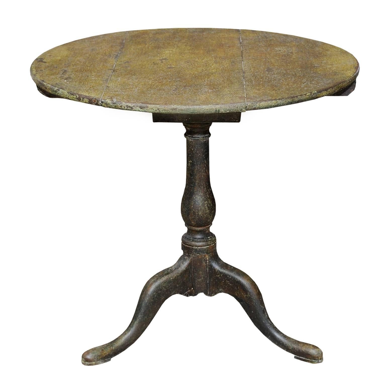 English 18th Century George III Painted Tripod Table, circa 1760 For Sale