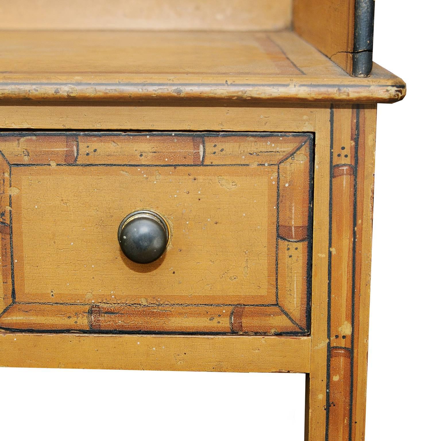 British English Late 18th Century George III Painted Wash Stand, circa 1790 For Sale