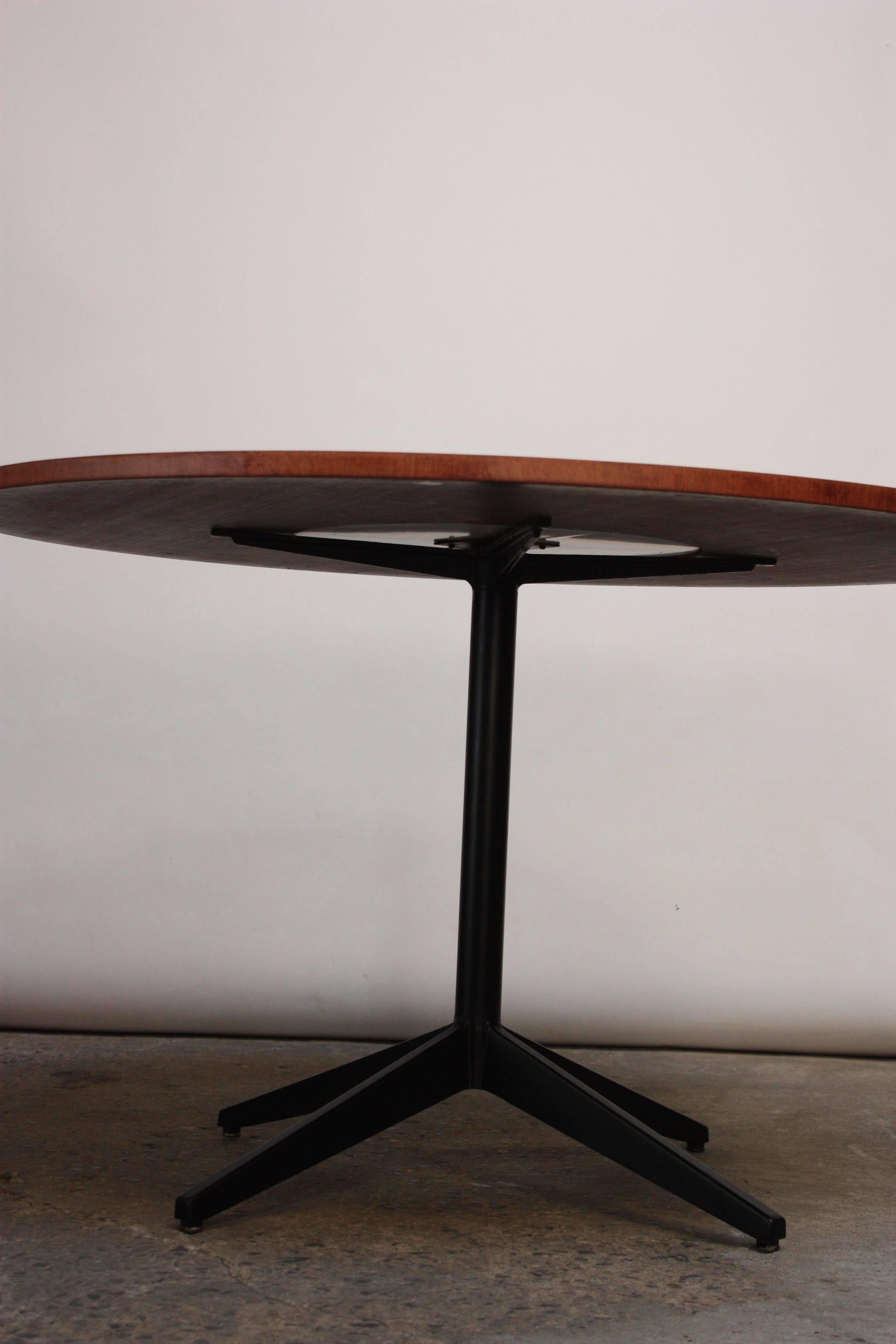 George Nelson for Herman Miller 'Lazy Susan' Table In Good Condition In Brooklyn, NY