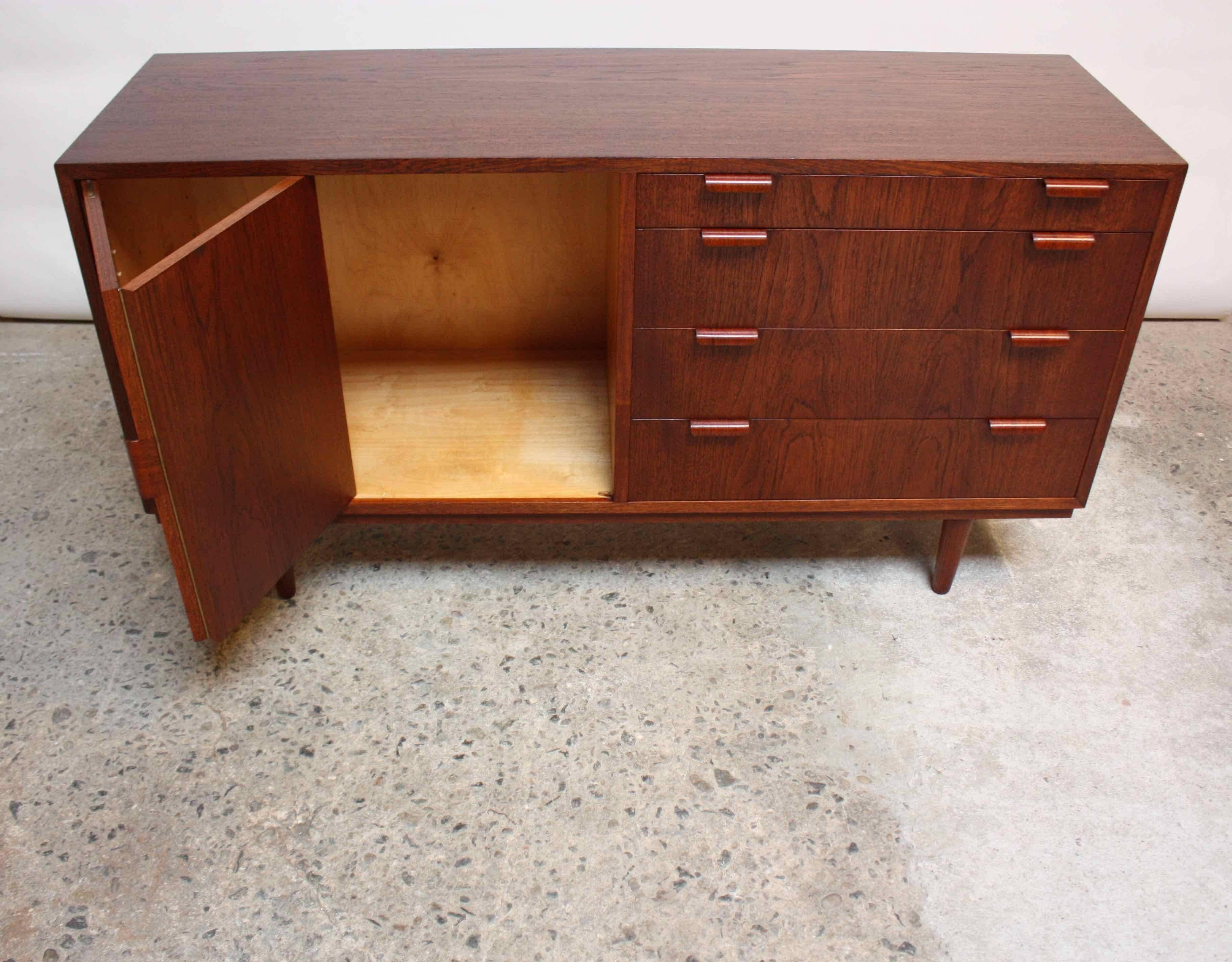 Danish Teak Sideboard by Carlo Jensen for Poul Hundevad In Excellent Condition In Brooklyn, NY