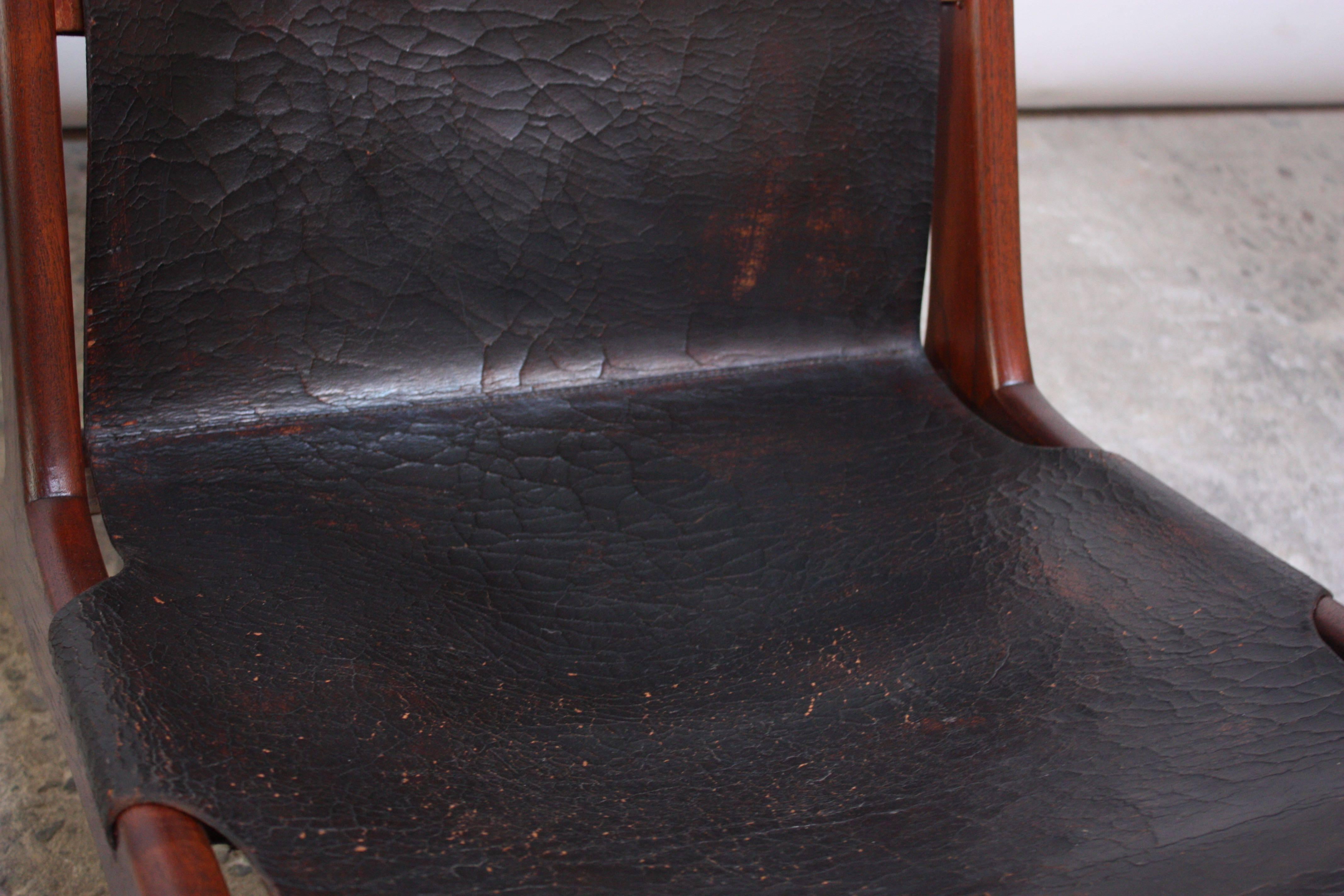 Swedish Teak and Leather Hunting Chair Model #204 by Uno and Östen Kristiansson In Good Condition In Brooklyn, NY