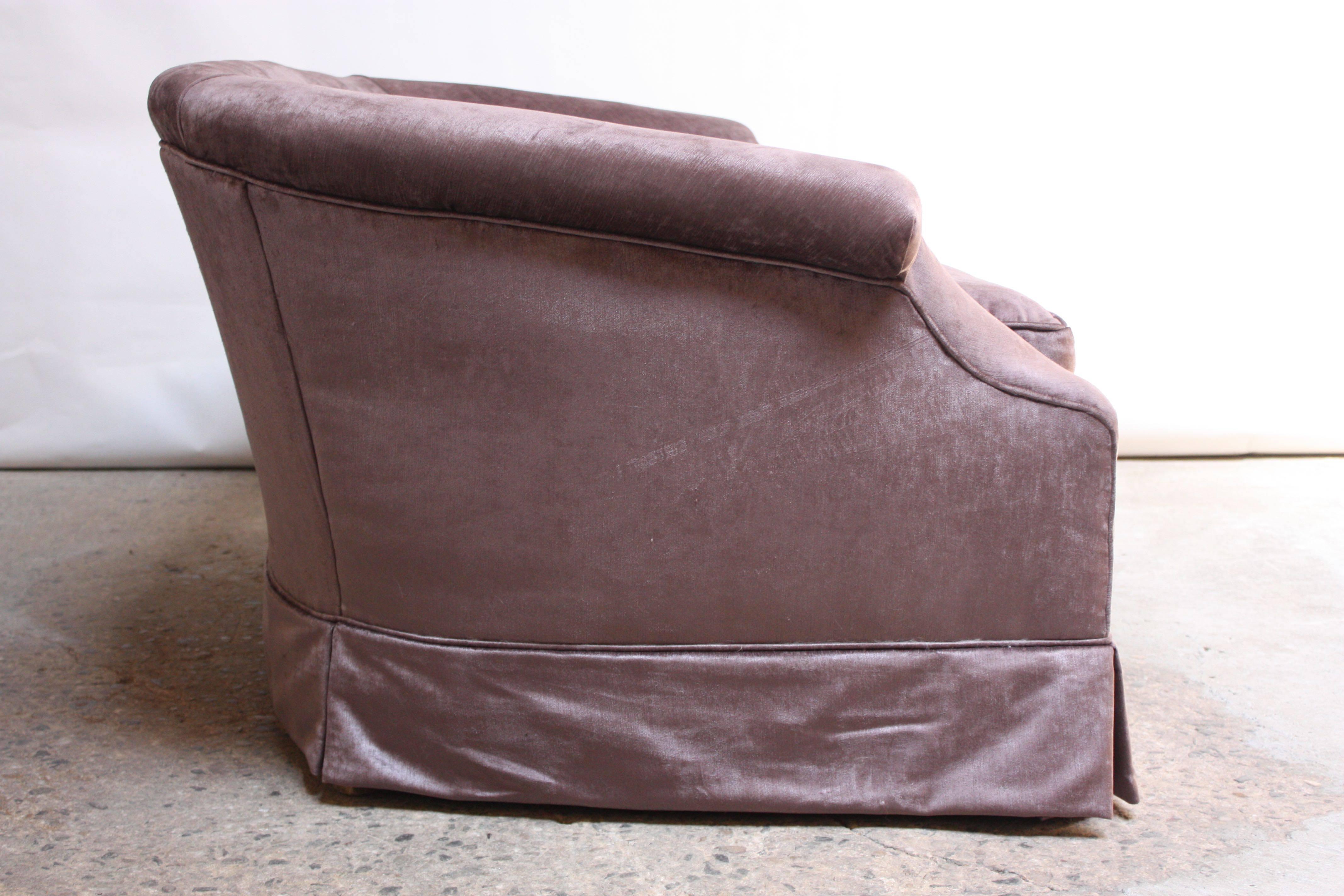 Pair of Vintage Rolled Arm Settees in Lavender Velvet In Good Condition In Brooklyn, NY