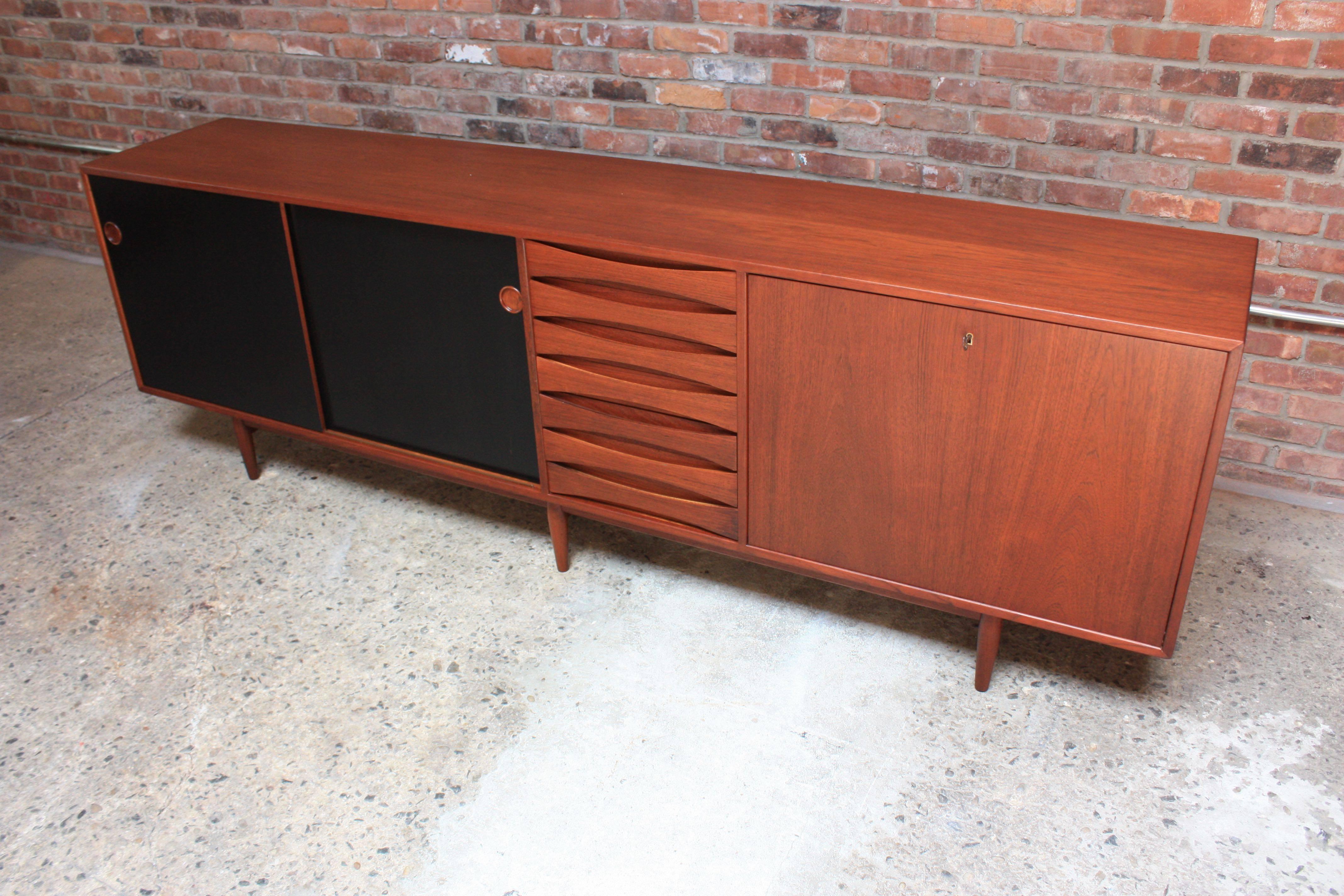 arne vodder credenza