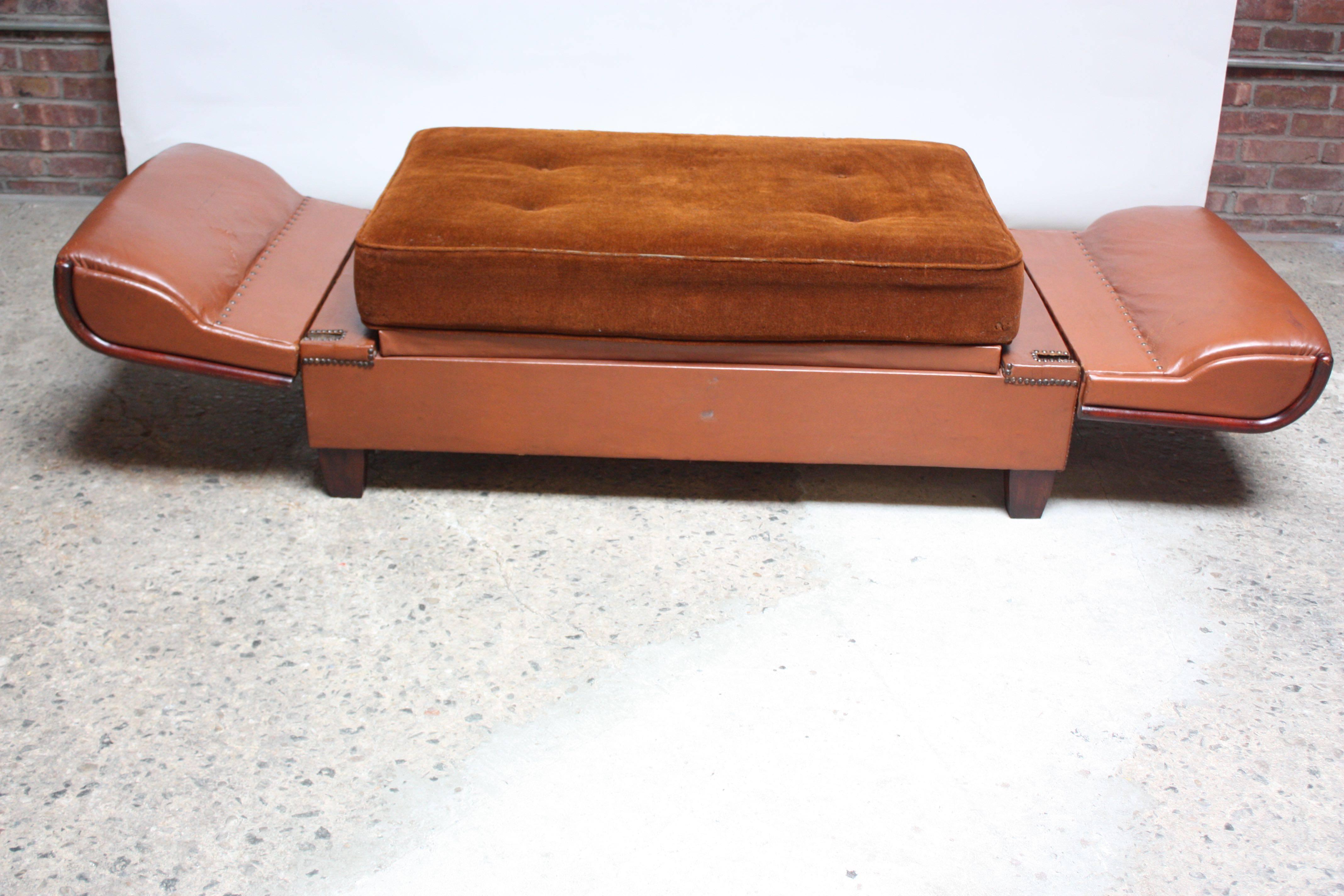 French Deco Leather and Mohair Daybed In Good Condition For Sale In Brooklyn, NY