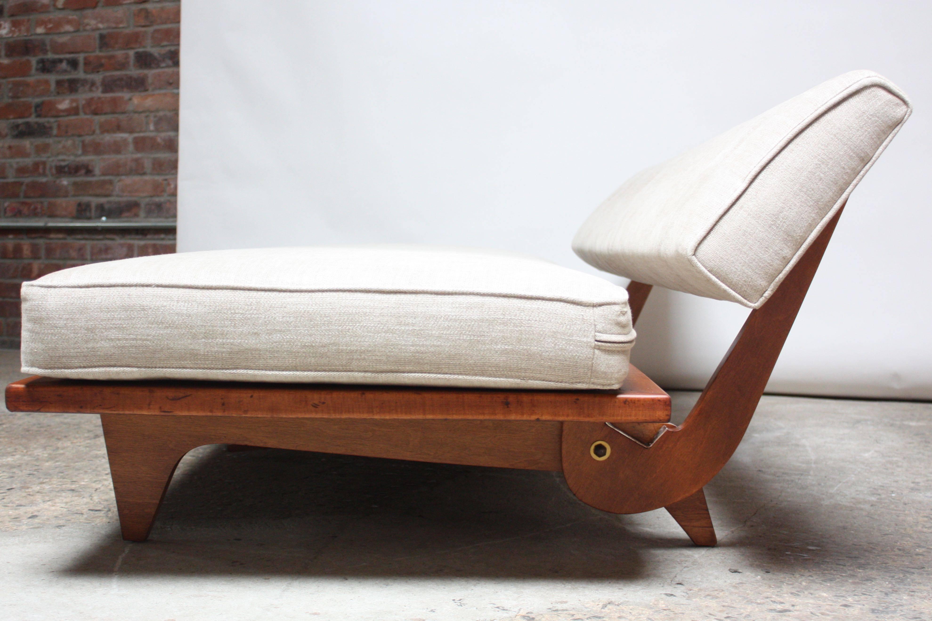 Pair of Daybed Sofas by Richard Stein for Knoll In Good Condition In Brooklyn, NY