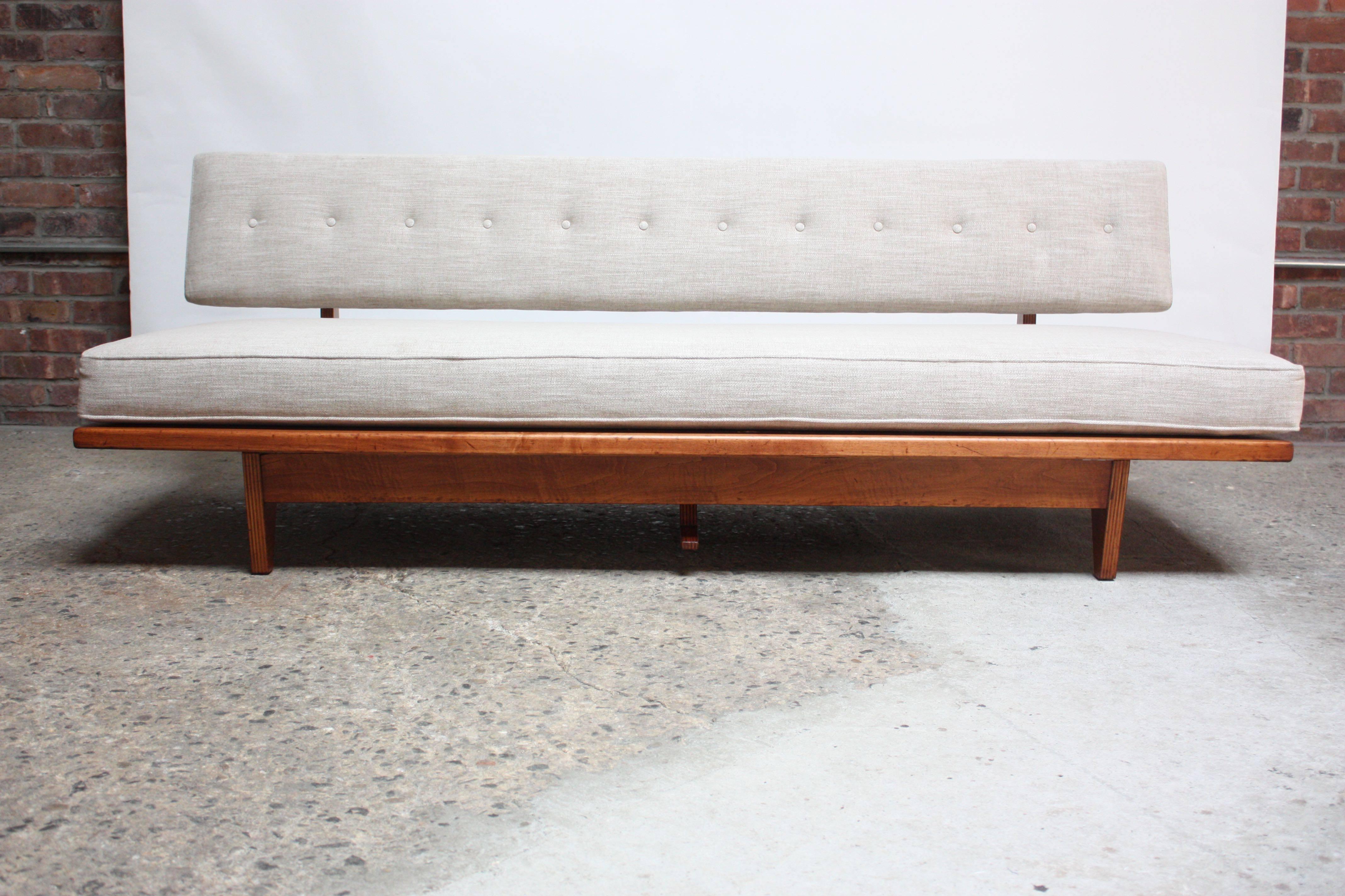 Mid-Century Modern Pair of Daybed Sofas by Richard Stein for Knoll