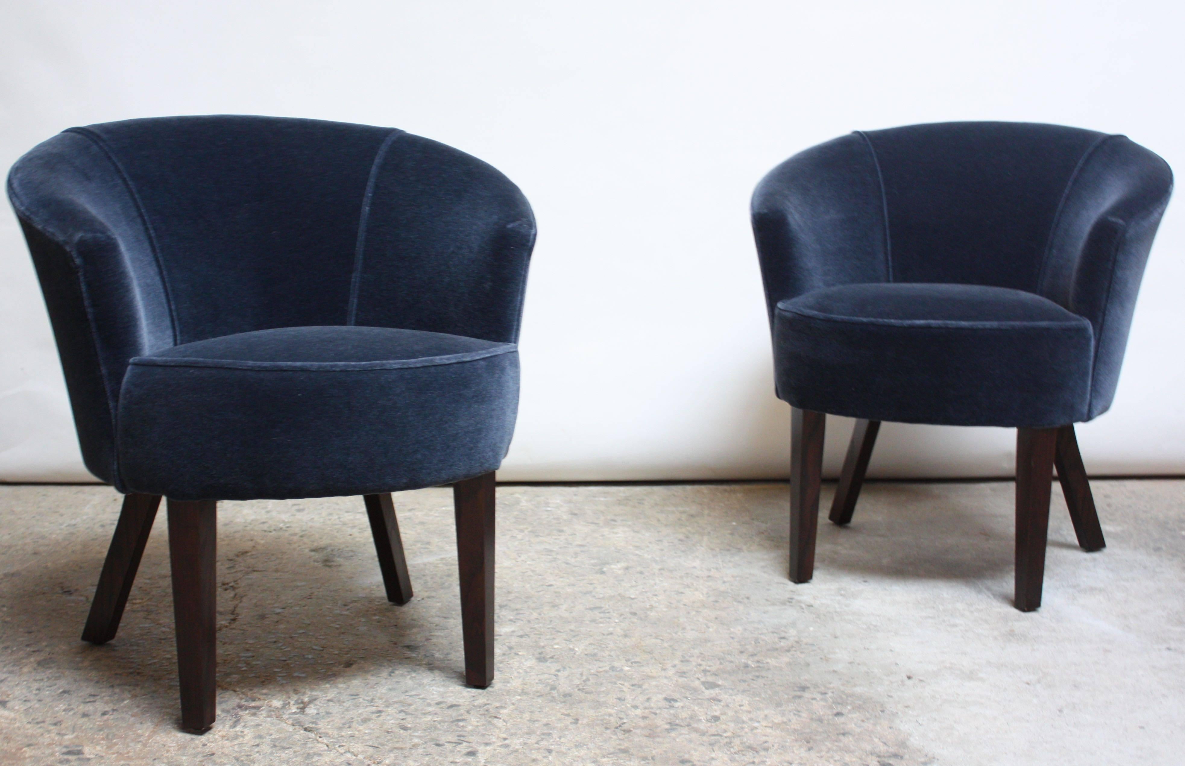 Pair of English George Smith 'Petworth' Tub Chairs in Mohair In Excellent Condition In Brooklyn, NY