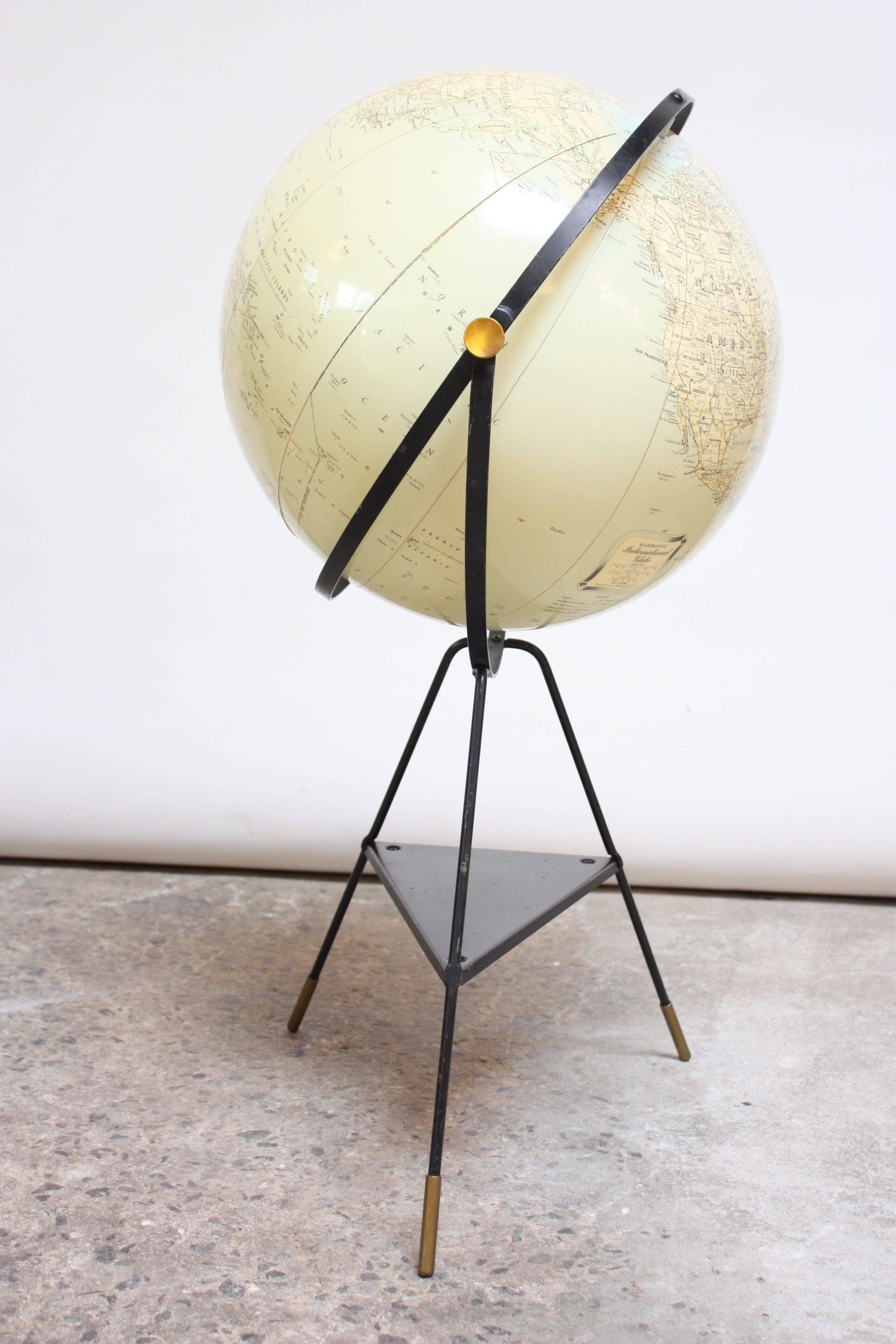C.S. Hammond & Co., ausziehbarer Globus auf Stativständer, 1950er Jahre (Moderne der Mitte des Jahrhunderts) im Angebot