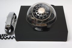 téléphone rotatif « Teledome » en acrylique et chrome de l'ère spatiale