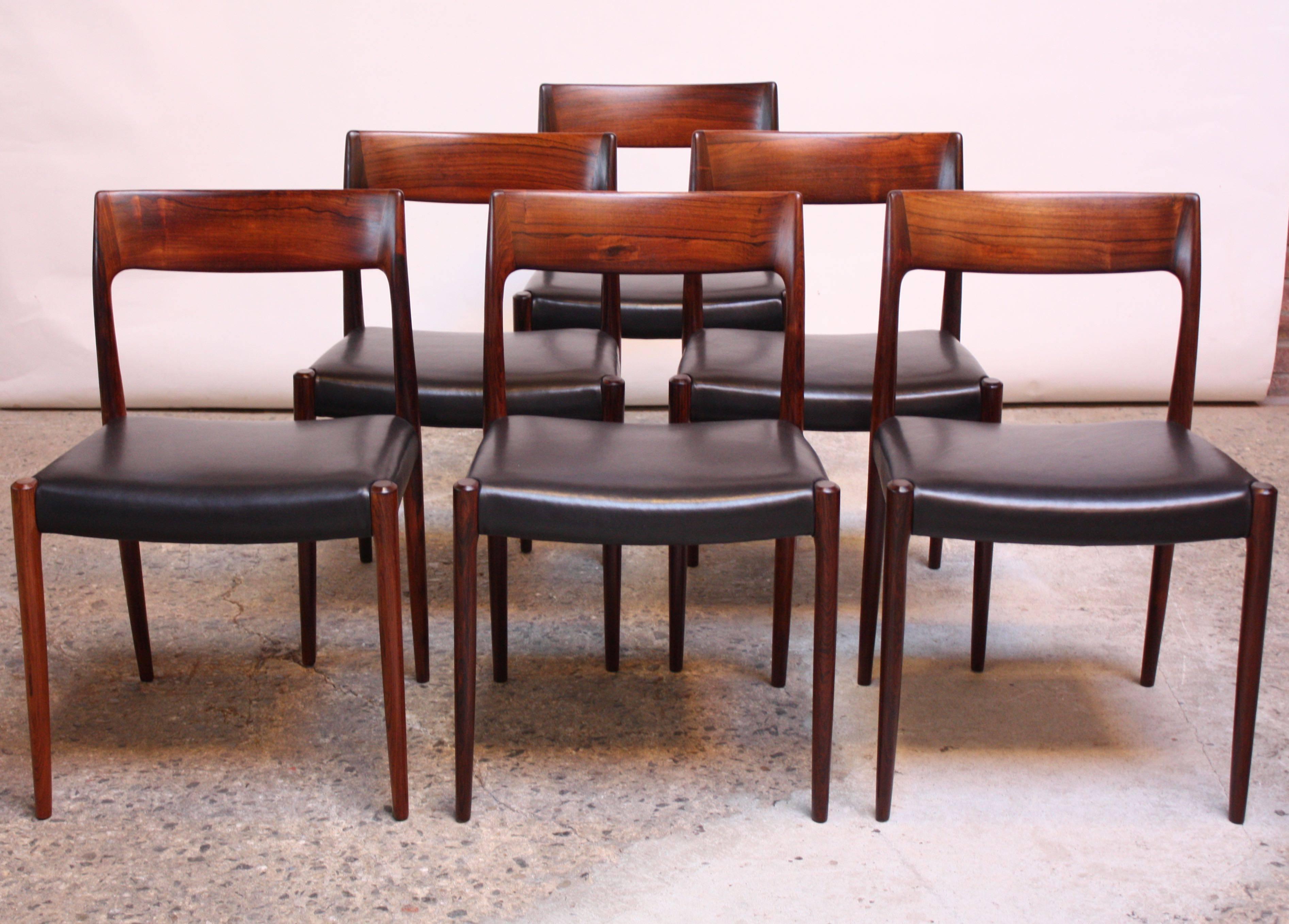 Mid-Century Modern Set of Six Rosewood #77 Dining Chairs by Niels O. Møller 
