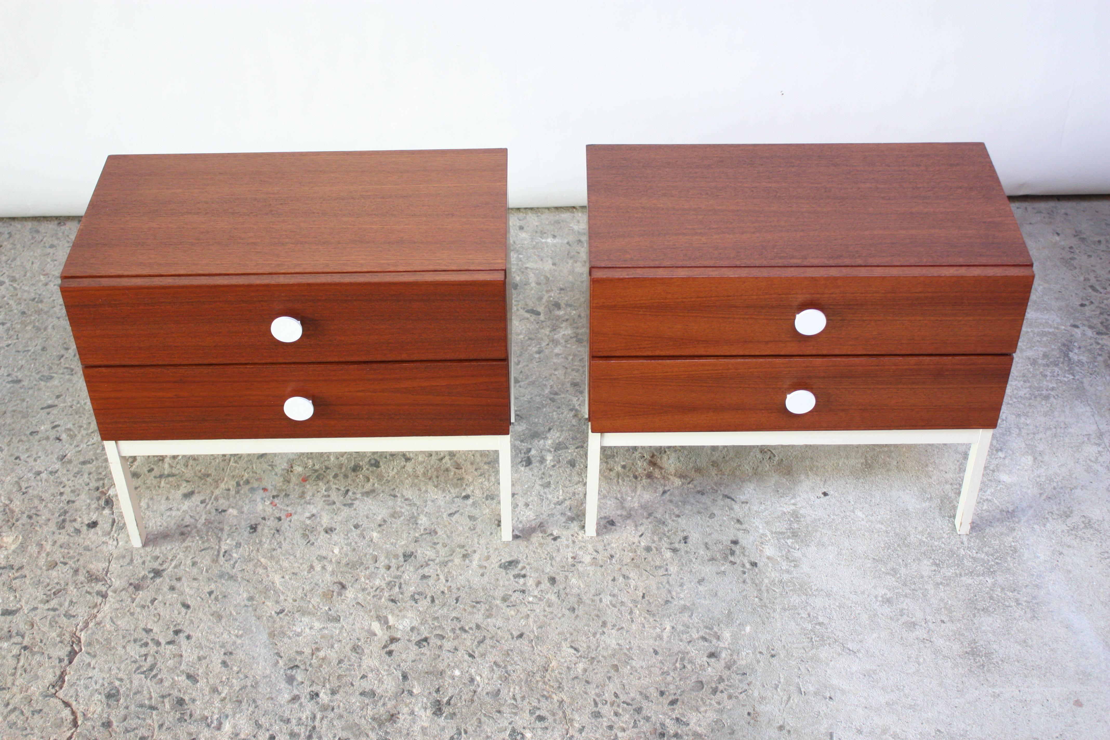 Pair of Danish Modern Teak 2-Drawer Nightstands  In Excellent Condition In Brooklyn, NY