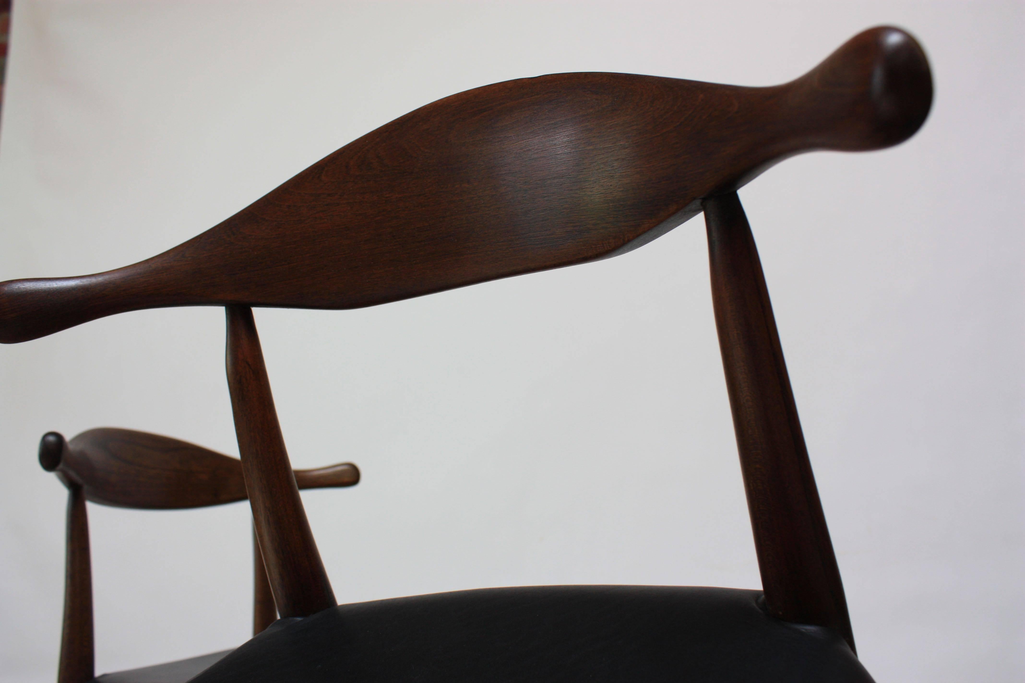Mid-20th Century Pair of Danish Cow Horn Bar Stools in Teak and Leather after Hans Wegner