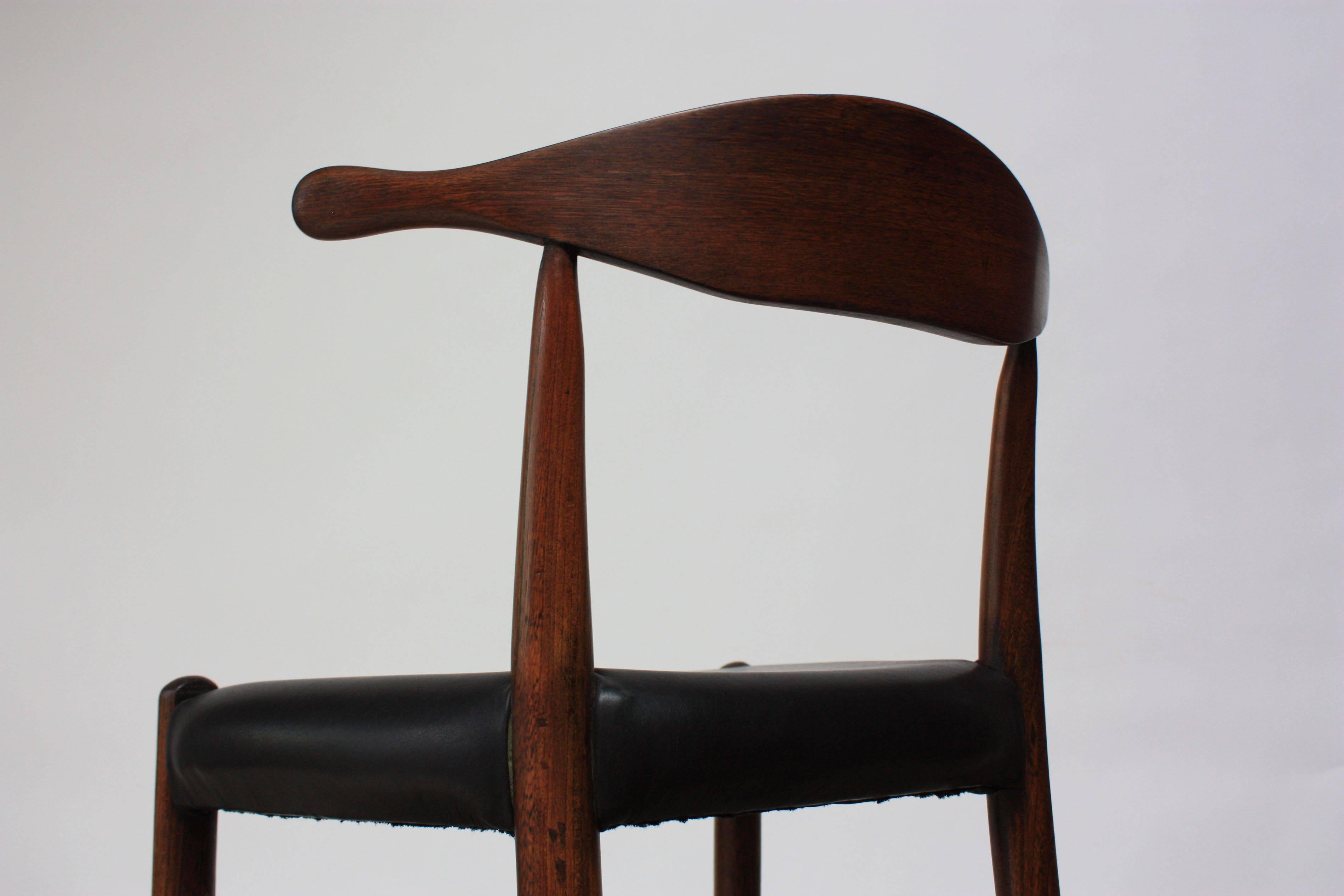 Mid-Century Modern Pair of Danish Cow Horn Bar Stools in Teak and Leather after Hans Wegner