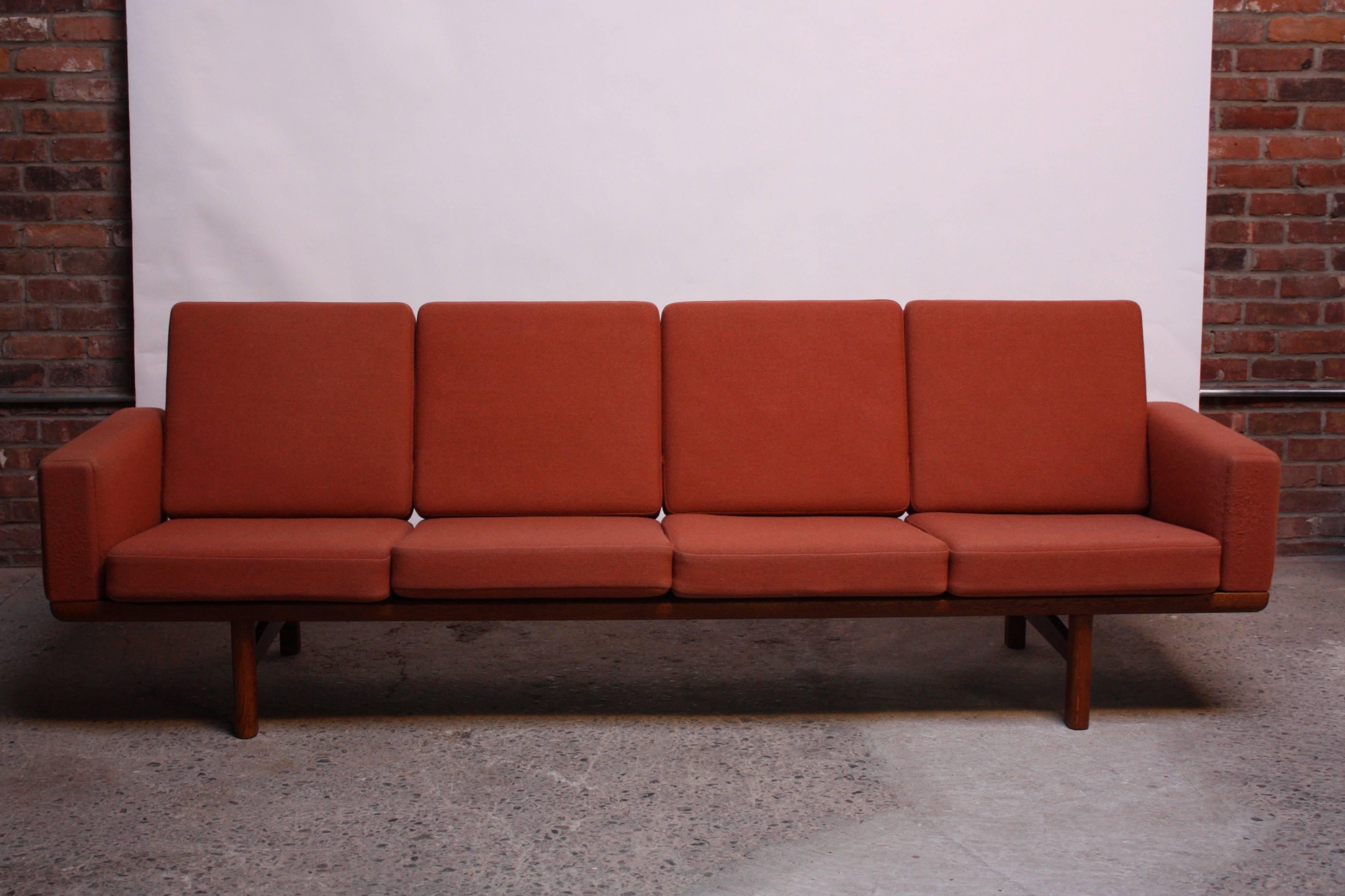 Hans Wegner for GETAMA Sofa 1