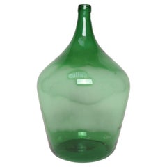 Bouteille en verre soufflé vintage italienne de couleur vert trèfle
