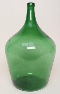 Bouteille en verre soufflé vintage italienne de couleur vert trèfle