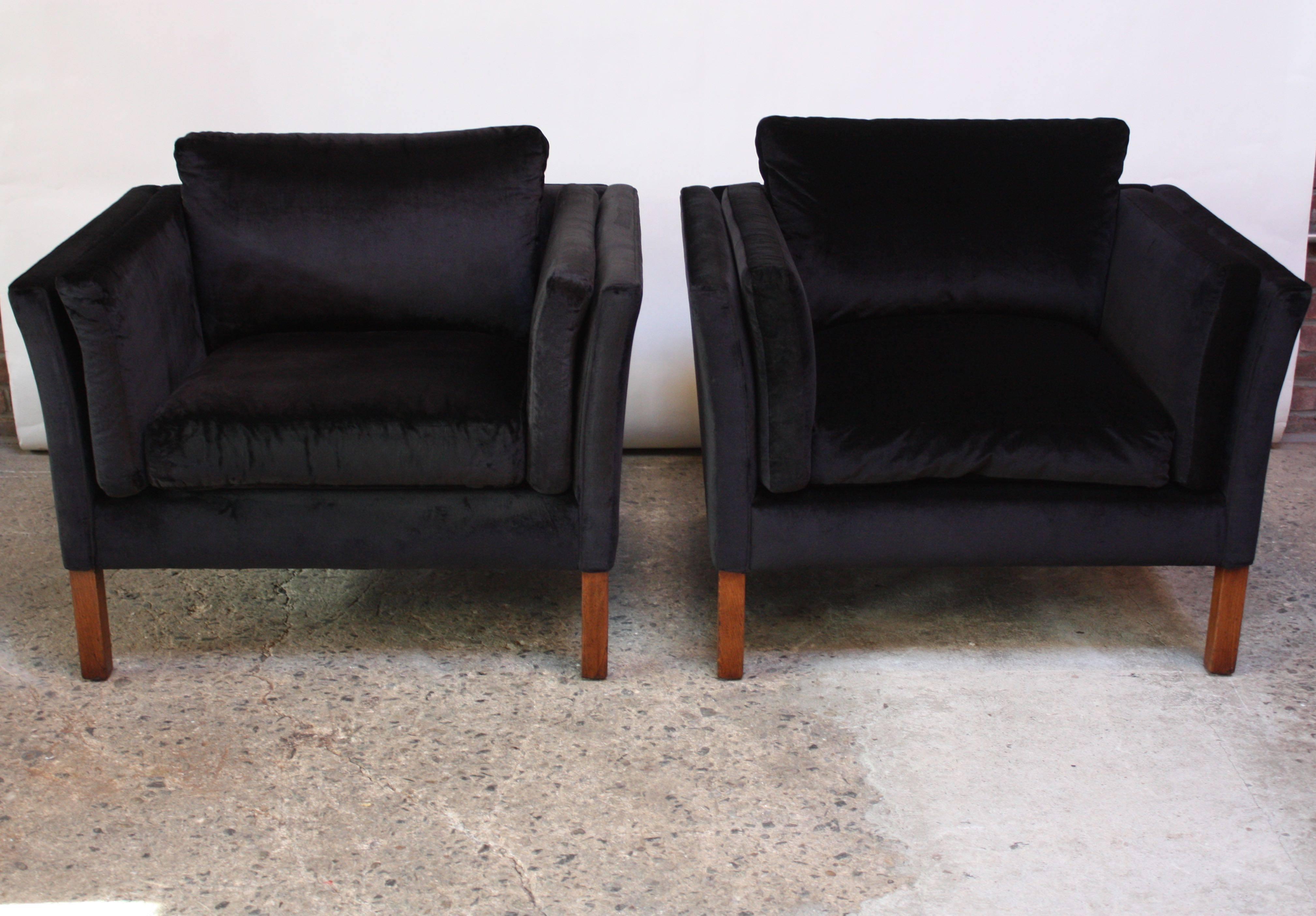 Pair of Danish Mogens Hansen Velvet Lounge Chairs 4
